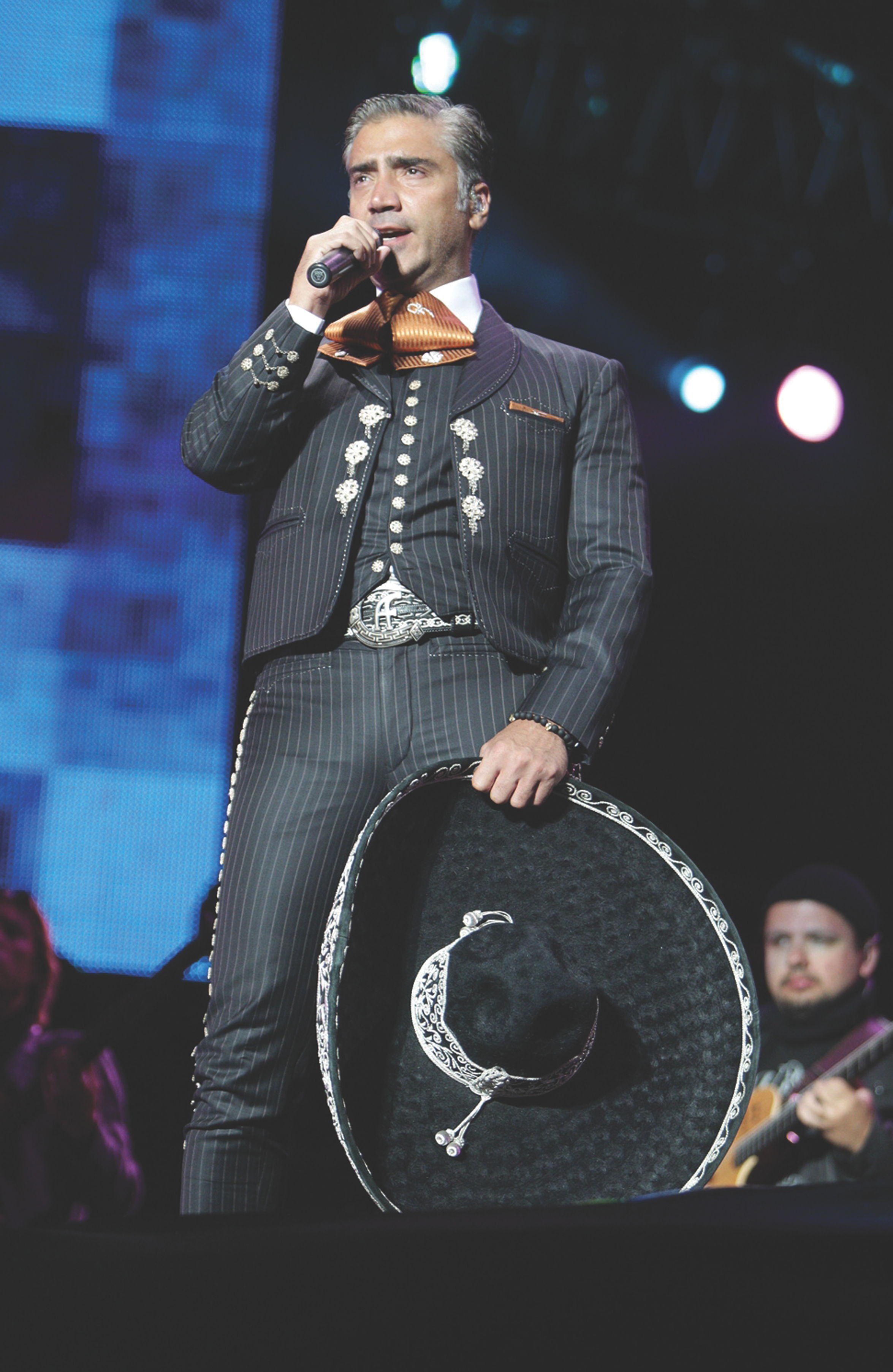 Seduce Alejandro Fern&aacute;ndez a Texcoco