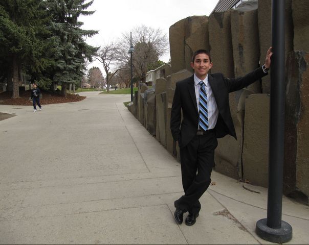 Hispano busca ser Legislador