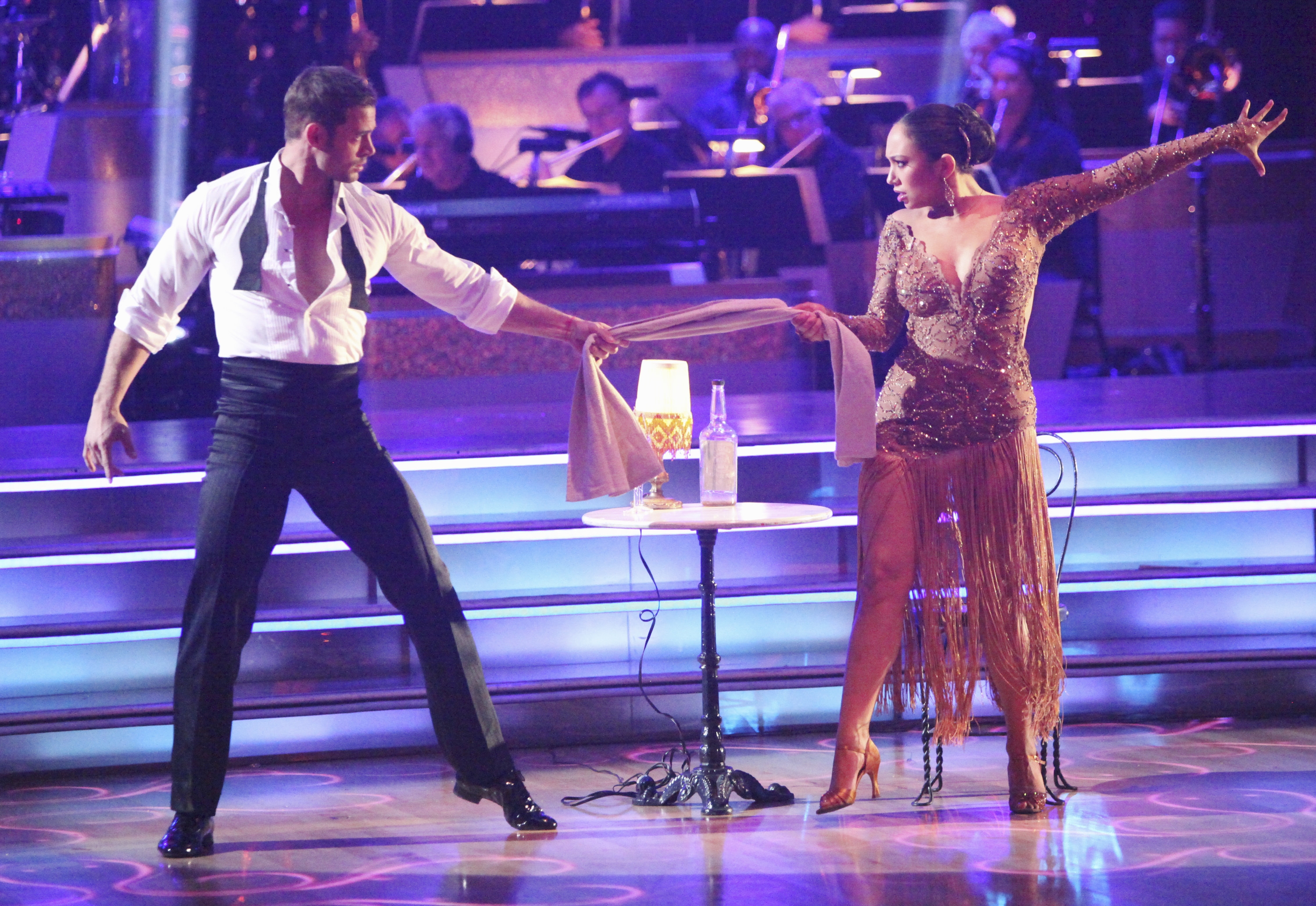 William Levy sigue "Bailando con las estrellas"