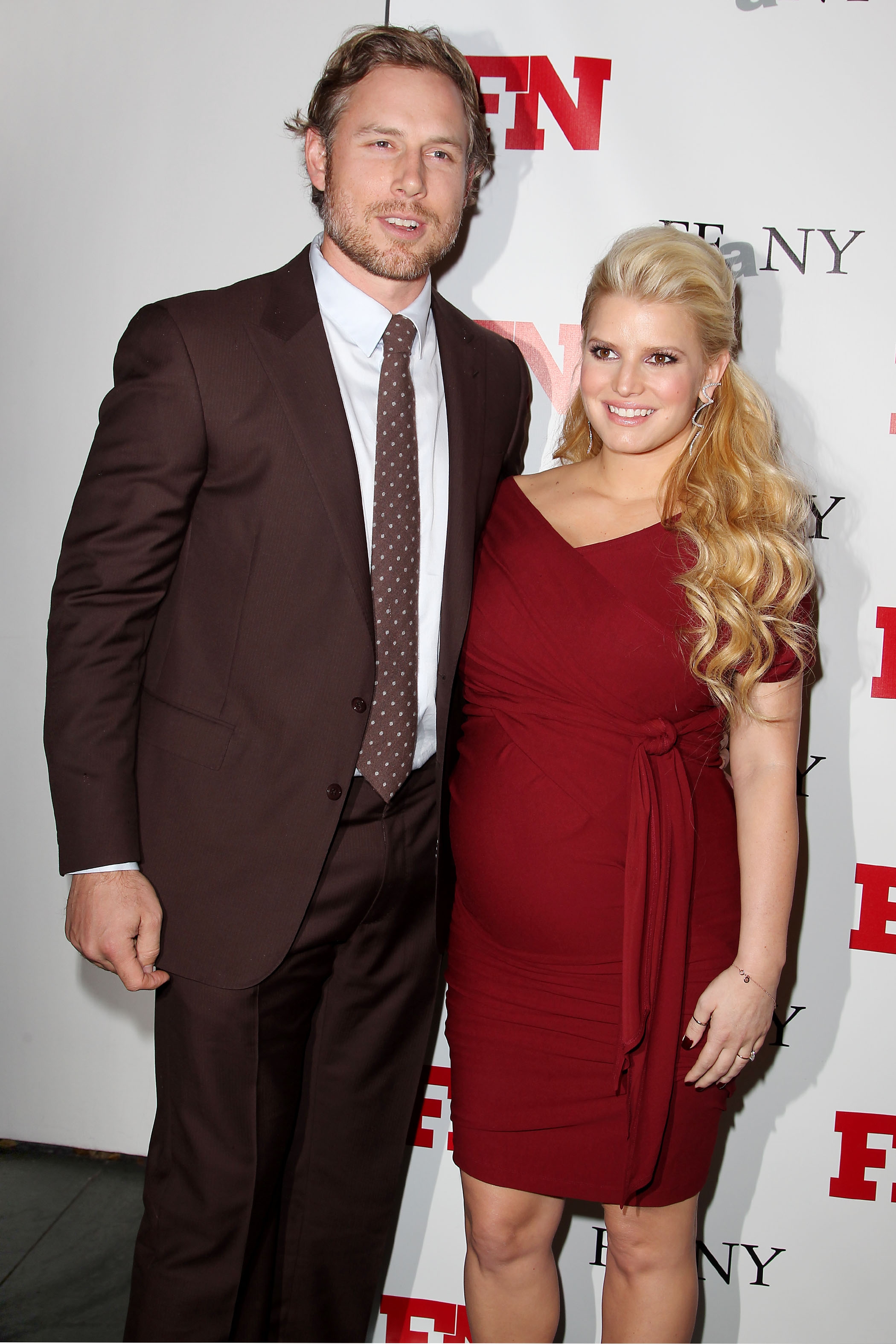 Jessica Simpson ya es mam&aacute;
