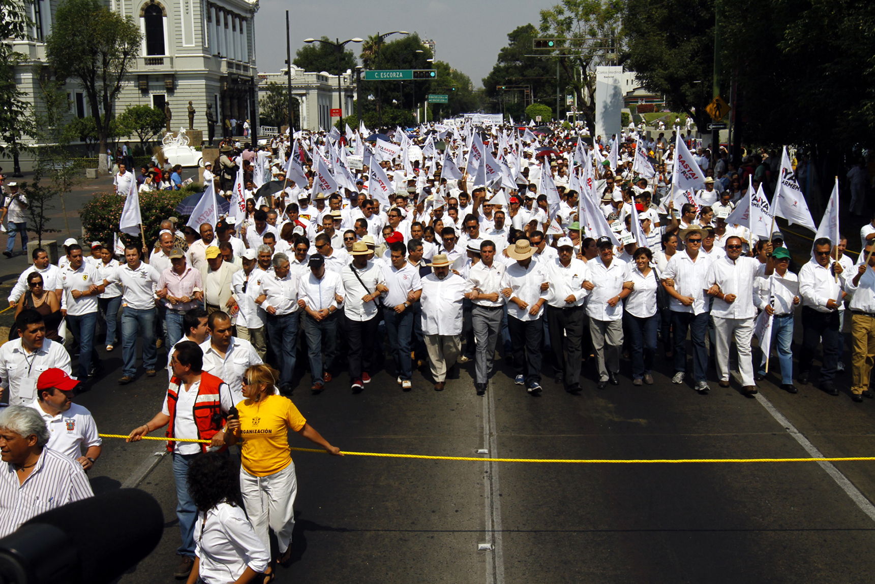 Marchan por seguridad y paz en Jalisco