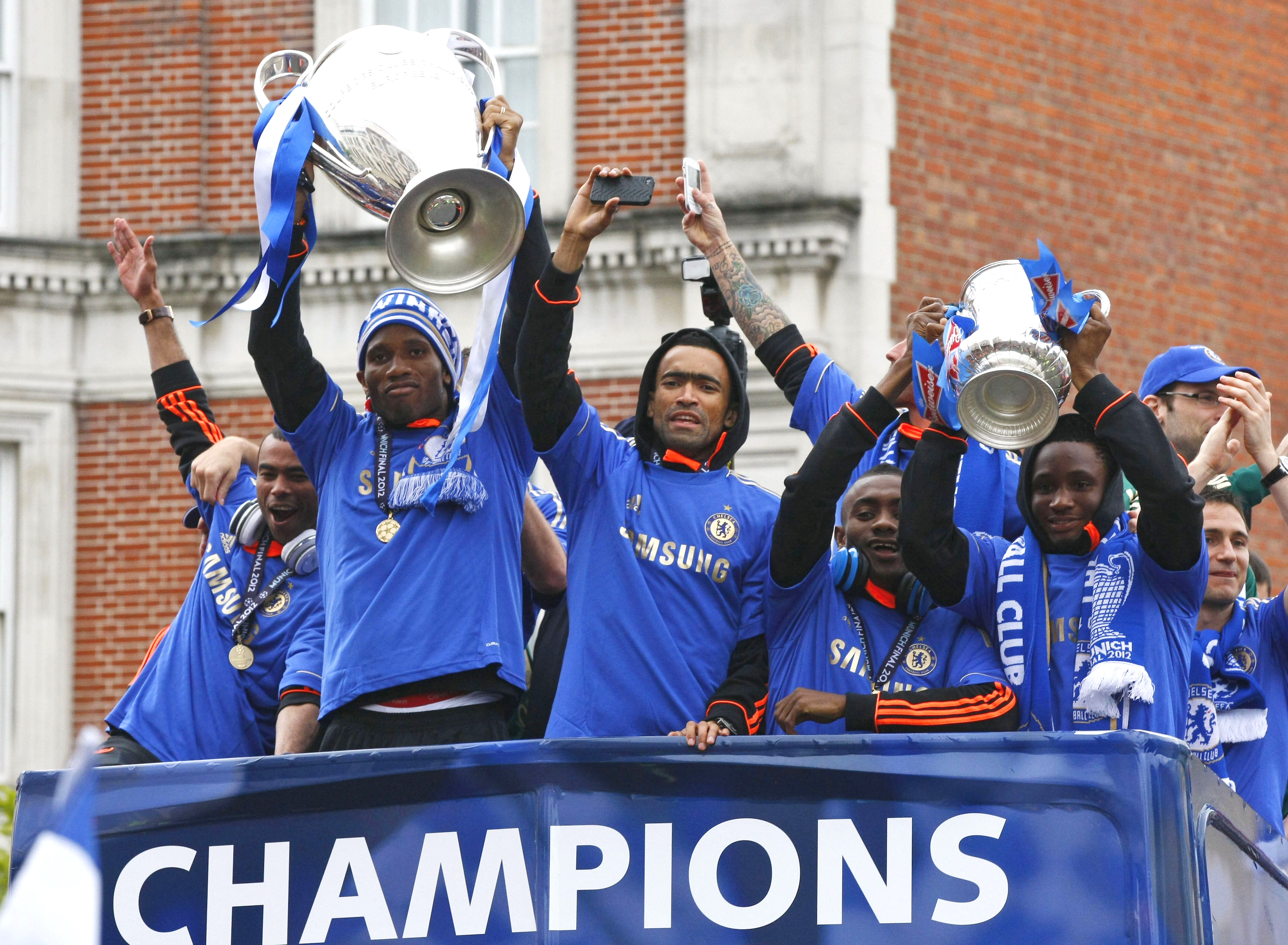 Drogba deja al Chelsea Campe&oacute;n