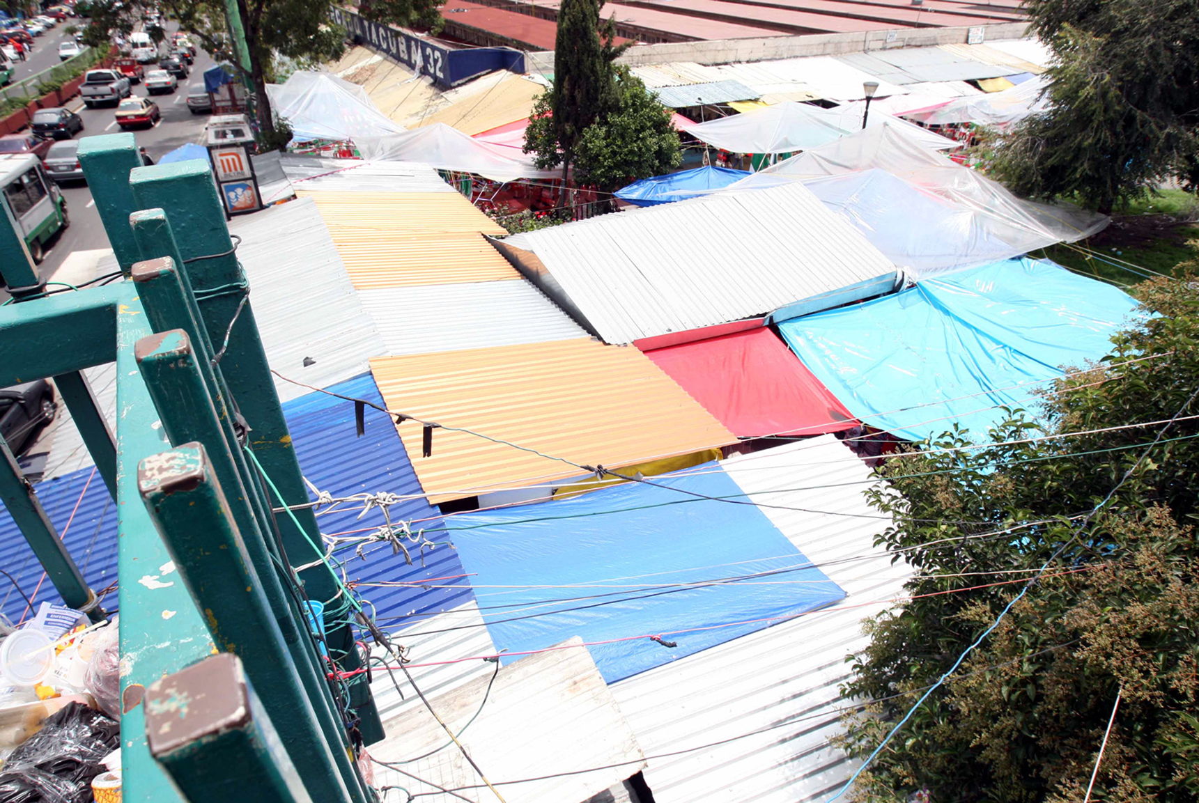 Apagan 'megadiablo' y todav&iacute;a roban luz