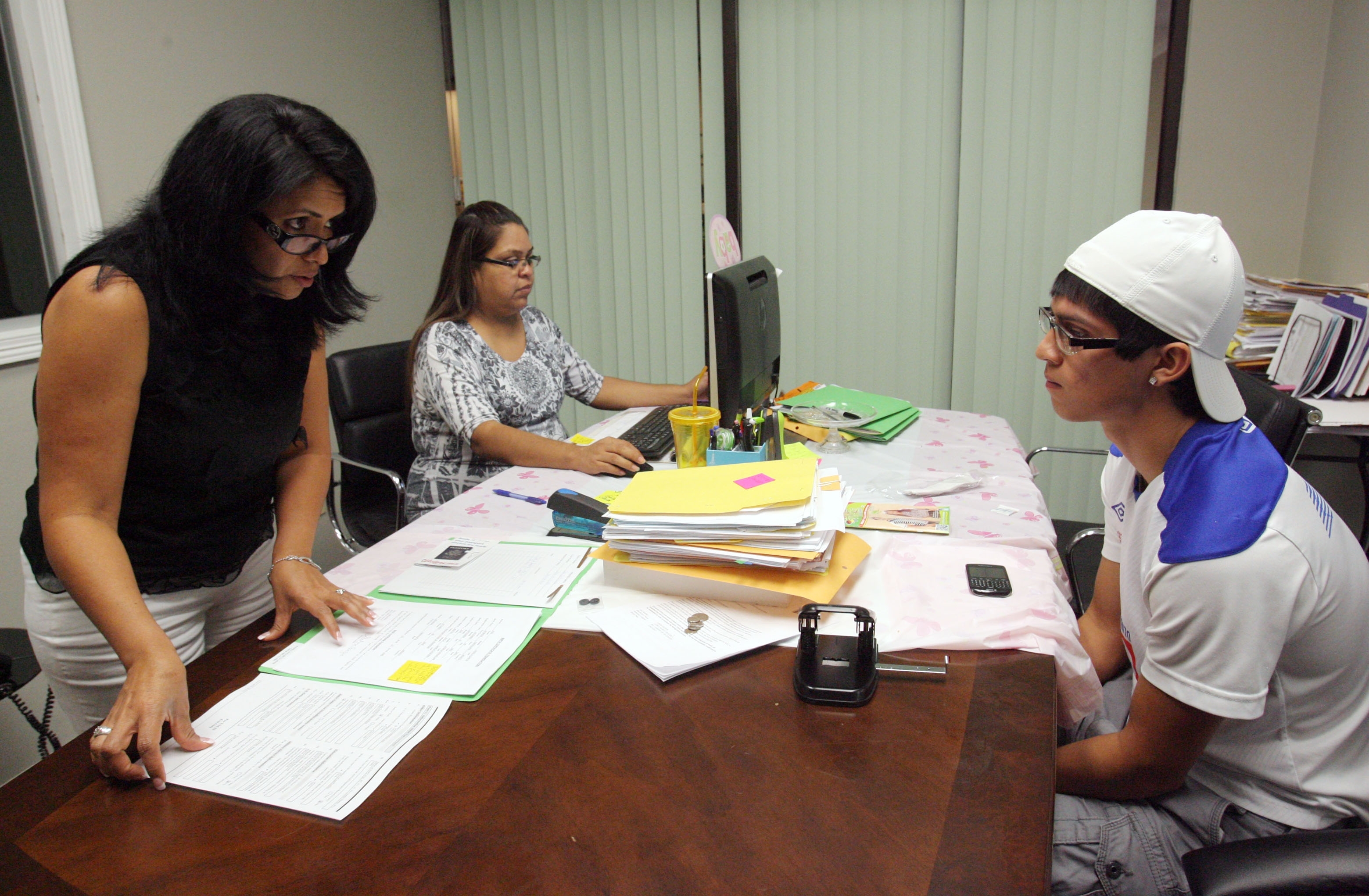 Intentan ayudar a estudiantes inmigrantes en Seattle