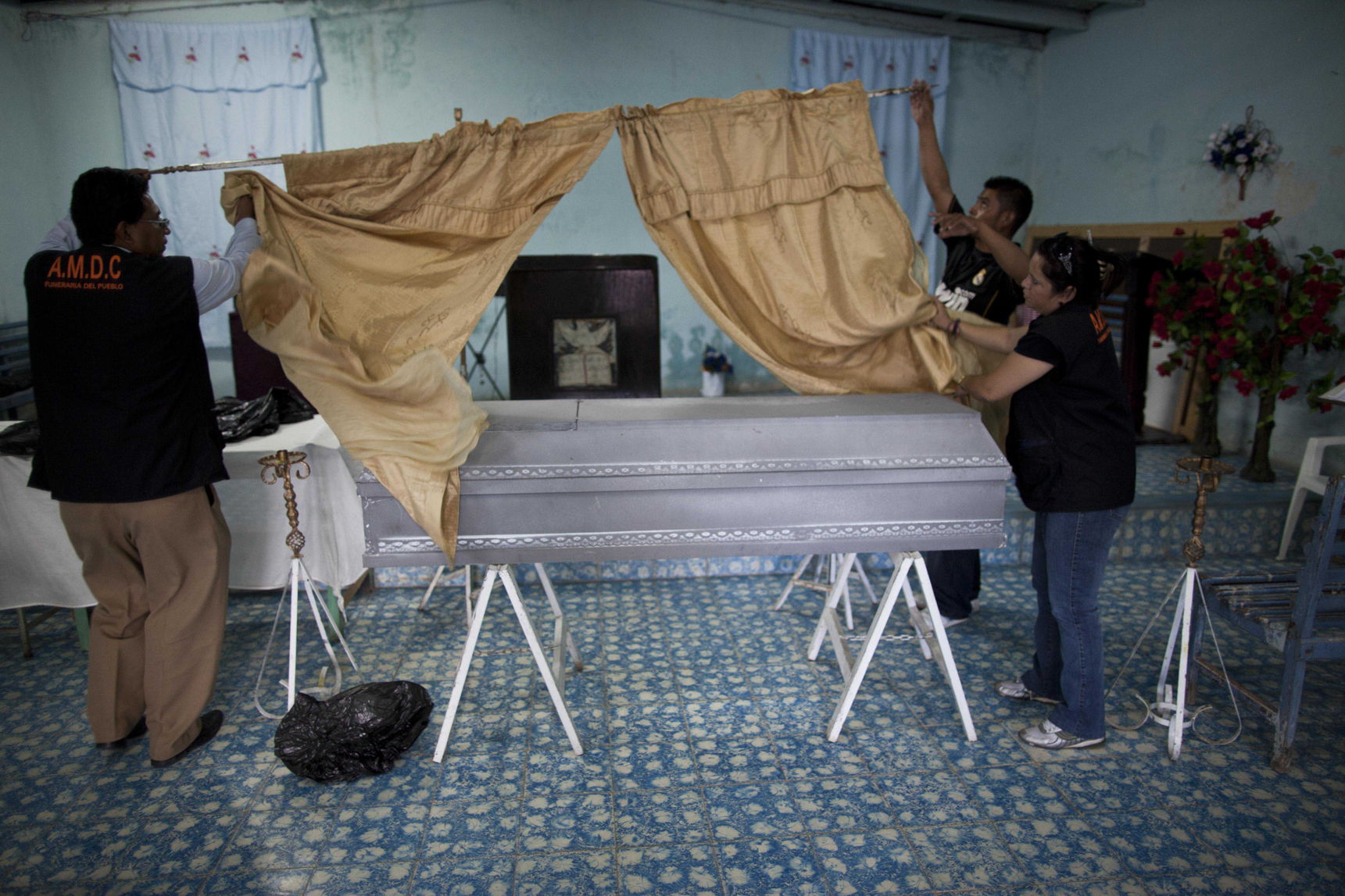 Pol&iacute;ticos hondure&ntilde;os regalan ata&uacute;des