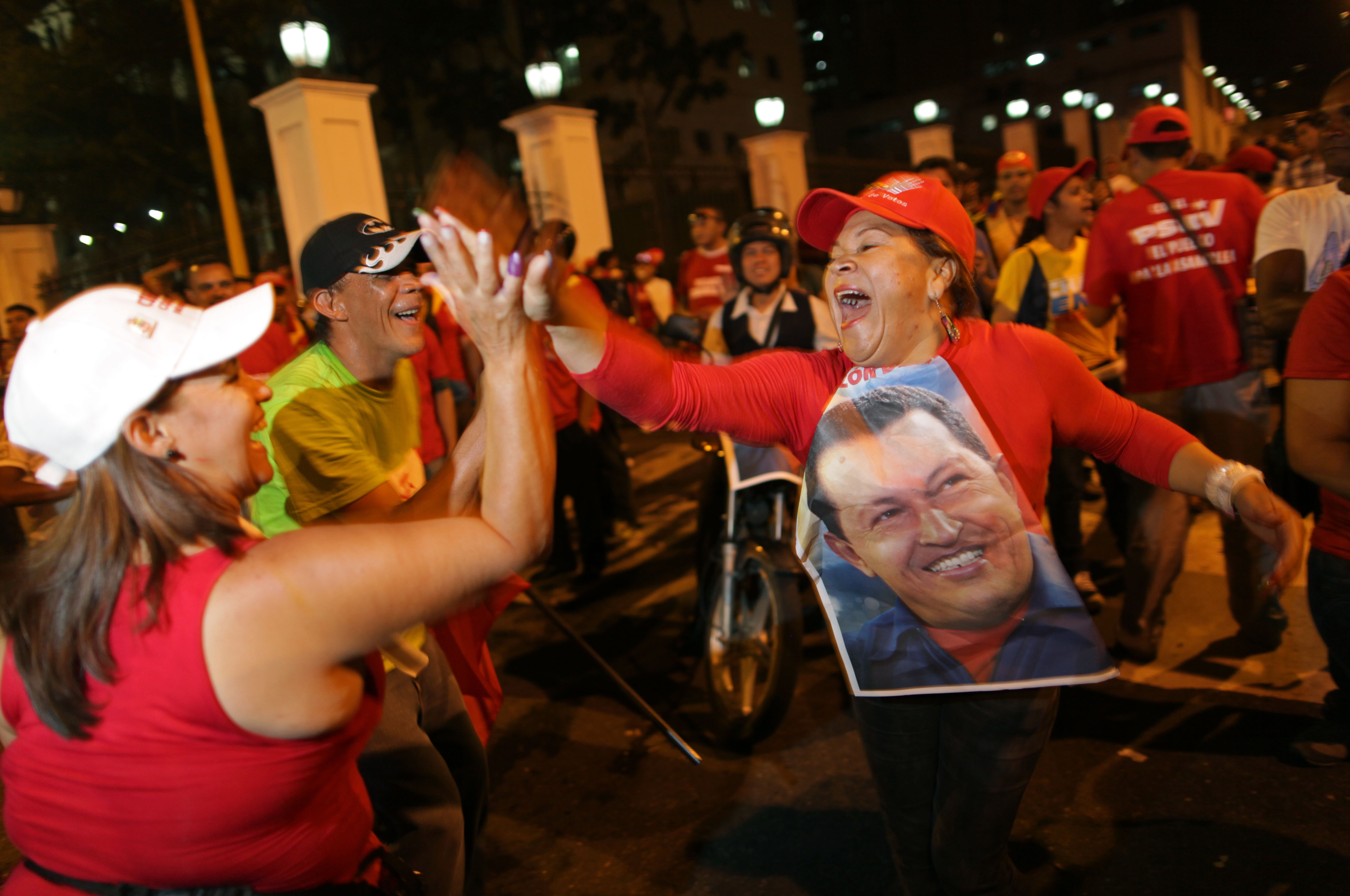Chávez vence a Capriles en elección presidencial