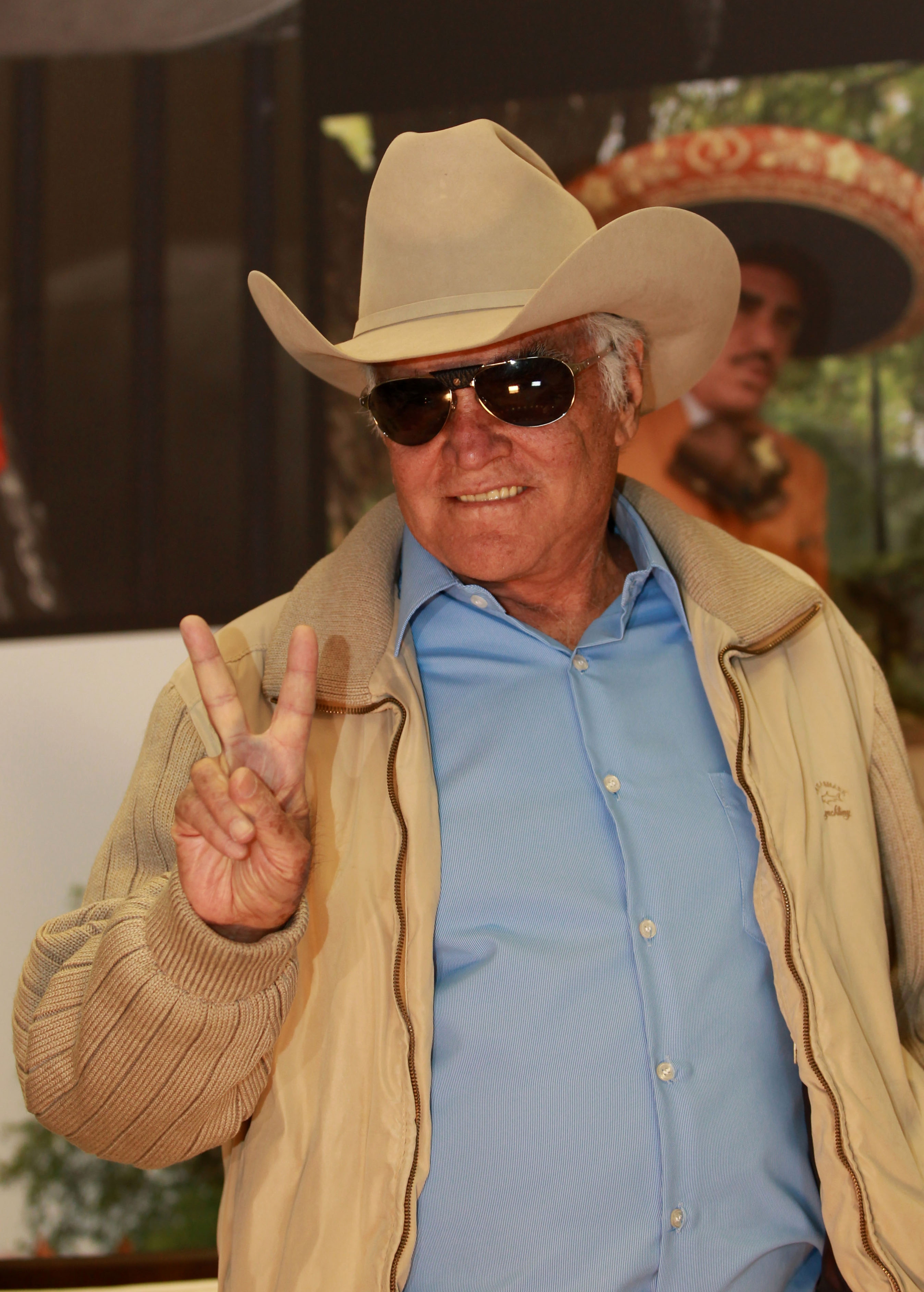 Vicente Fern&aacute;ndez: dar&eacute; mucha guerra todav&iacute;a