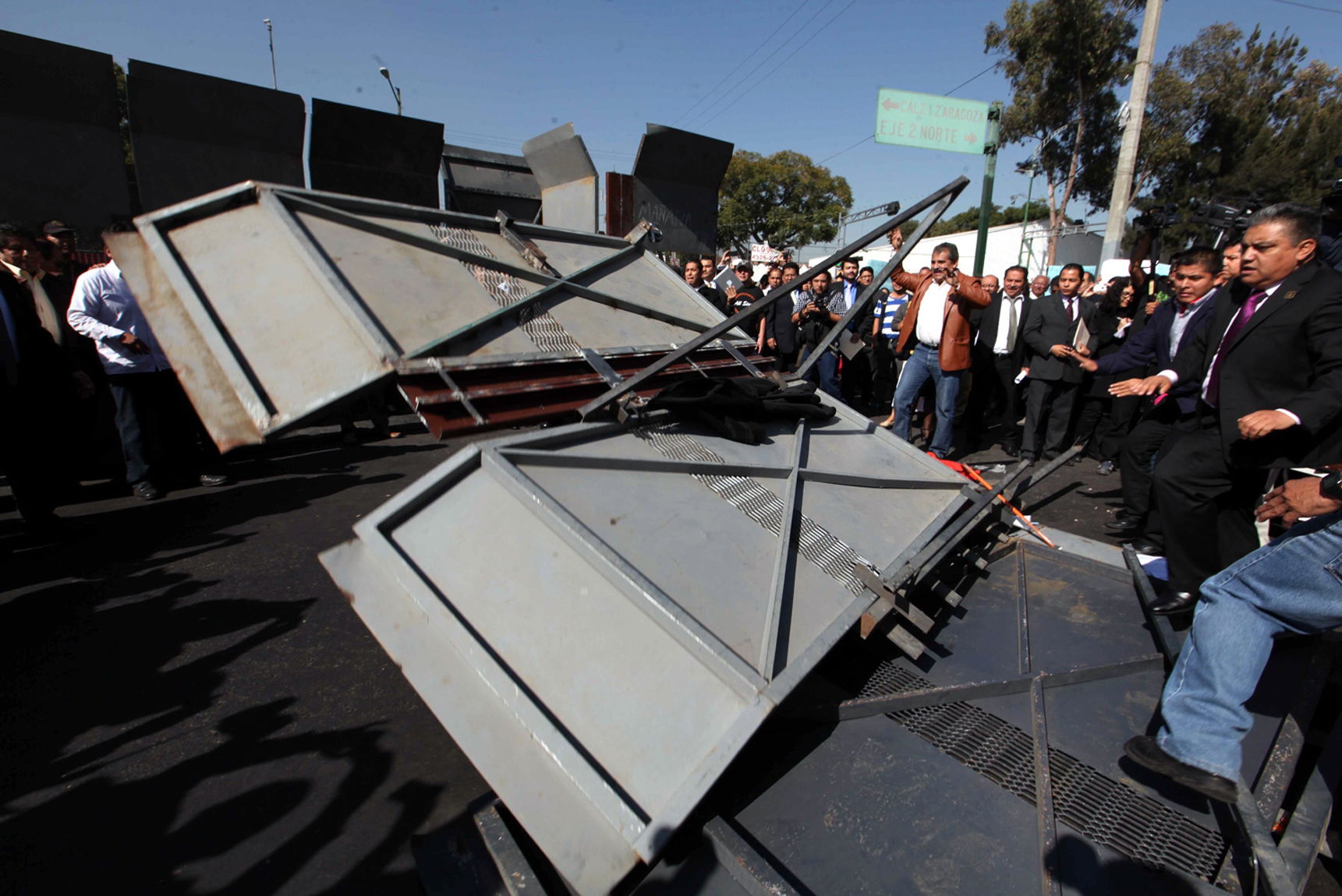 Cerco es excesivo y mala se&ntilde;al.- Jefe de Gobierno