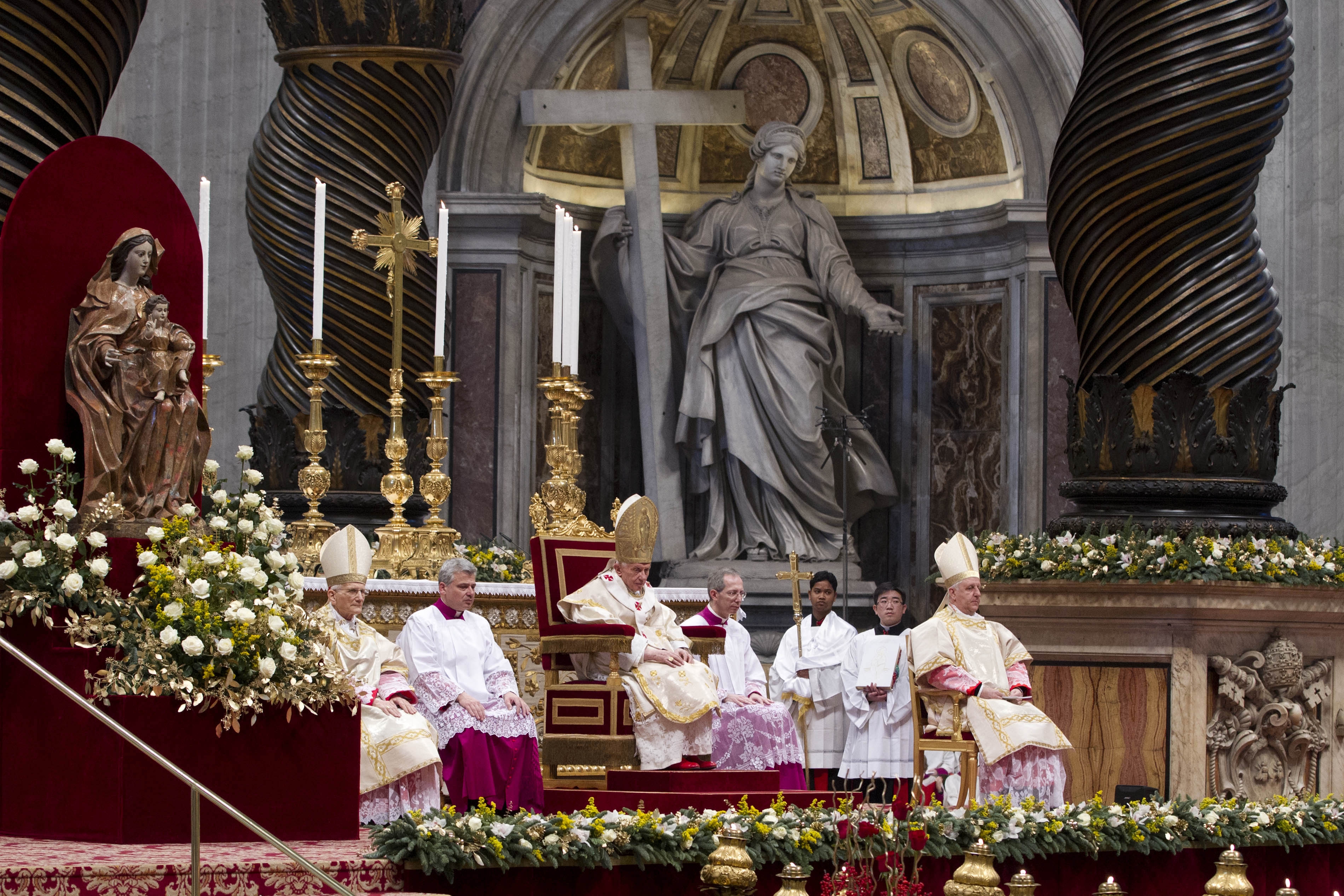 Comienza 2013; Preocupan violencia y econom&iacute;a