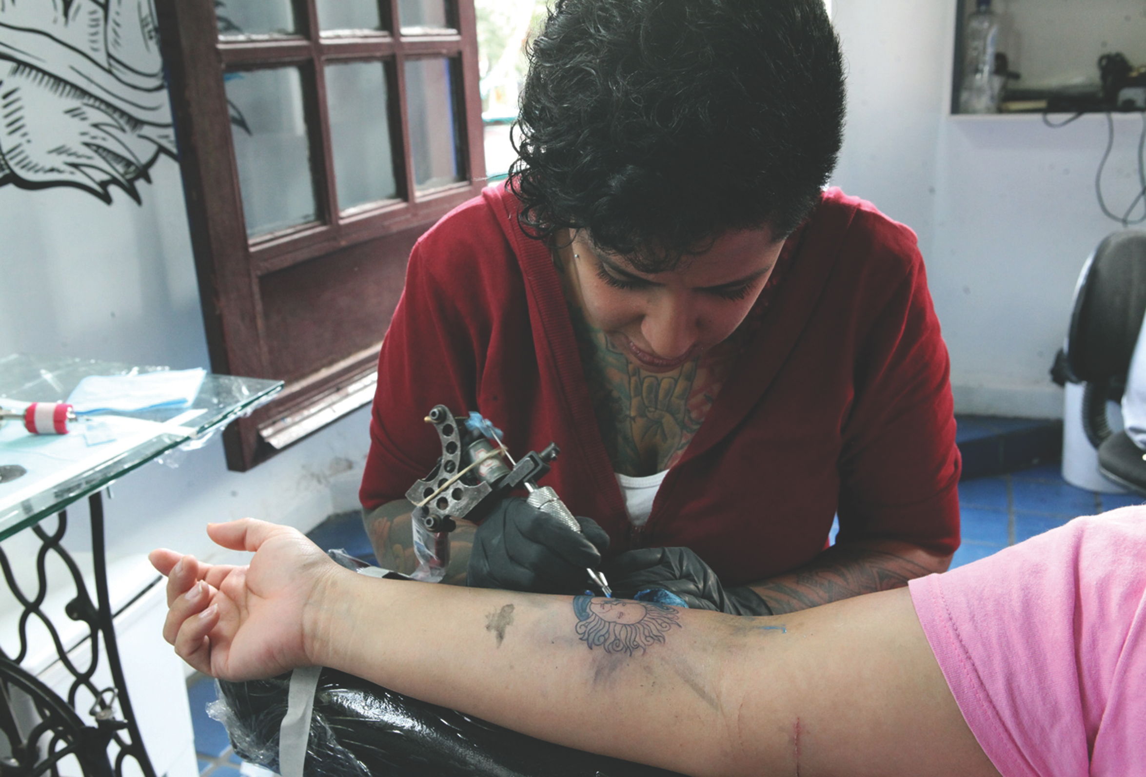 Tatuajes: 'Colorear' la piel tiene sus riesgos