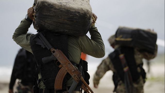 Incautan 2 toneladas de coca&iacute;na