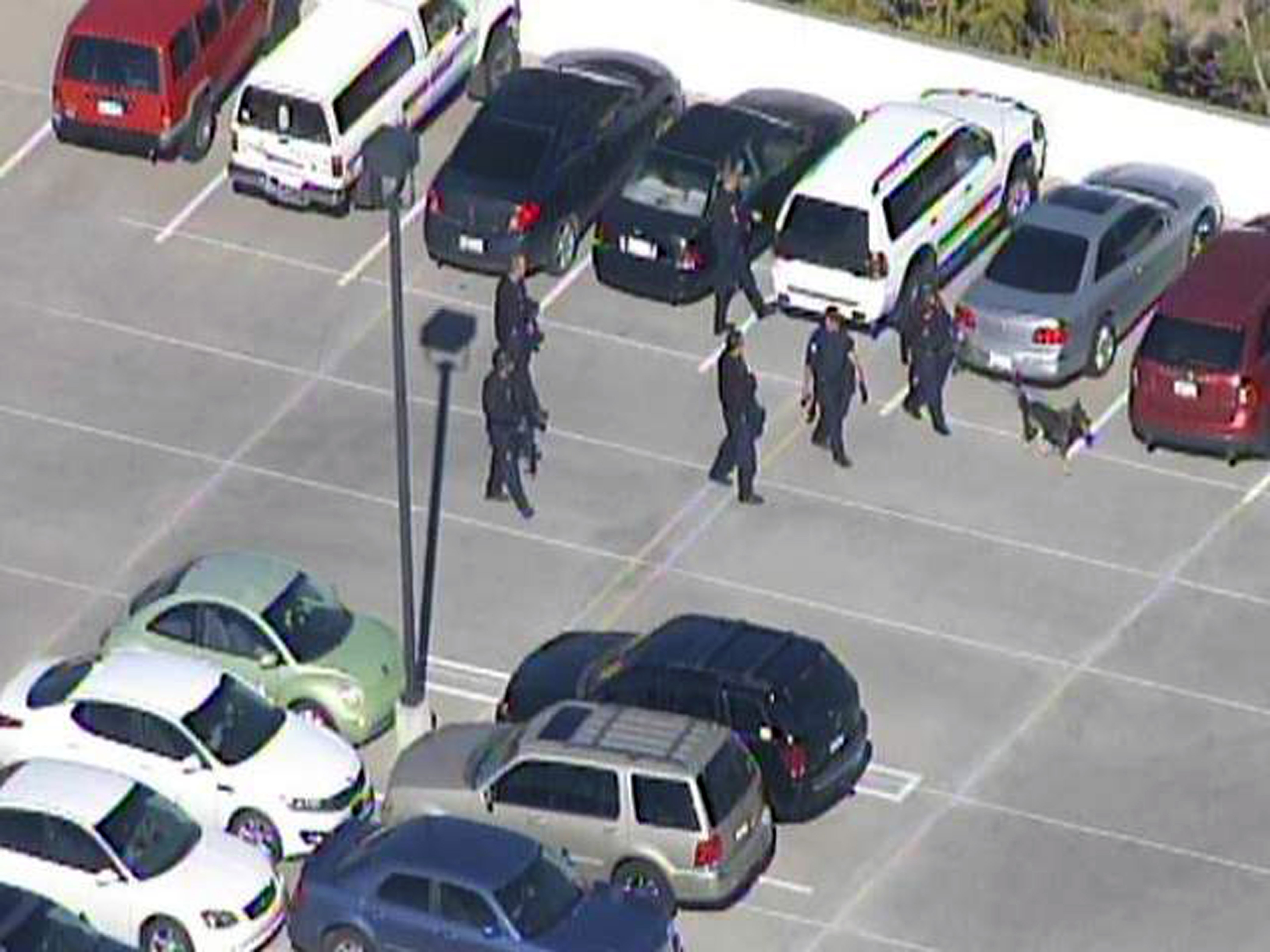 Polic&iacute;a: Tres lesionados en oficinas de Phoenix