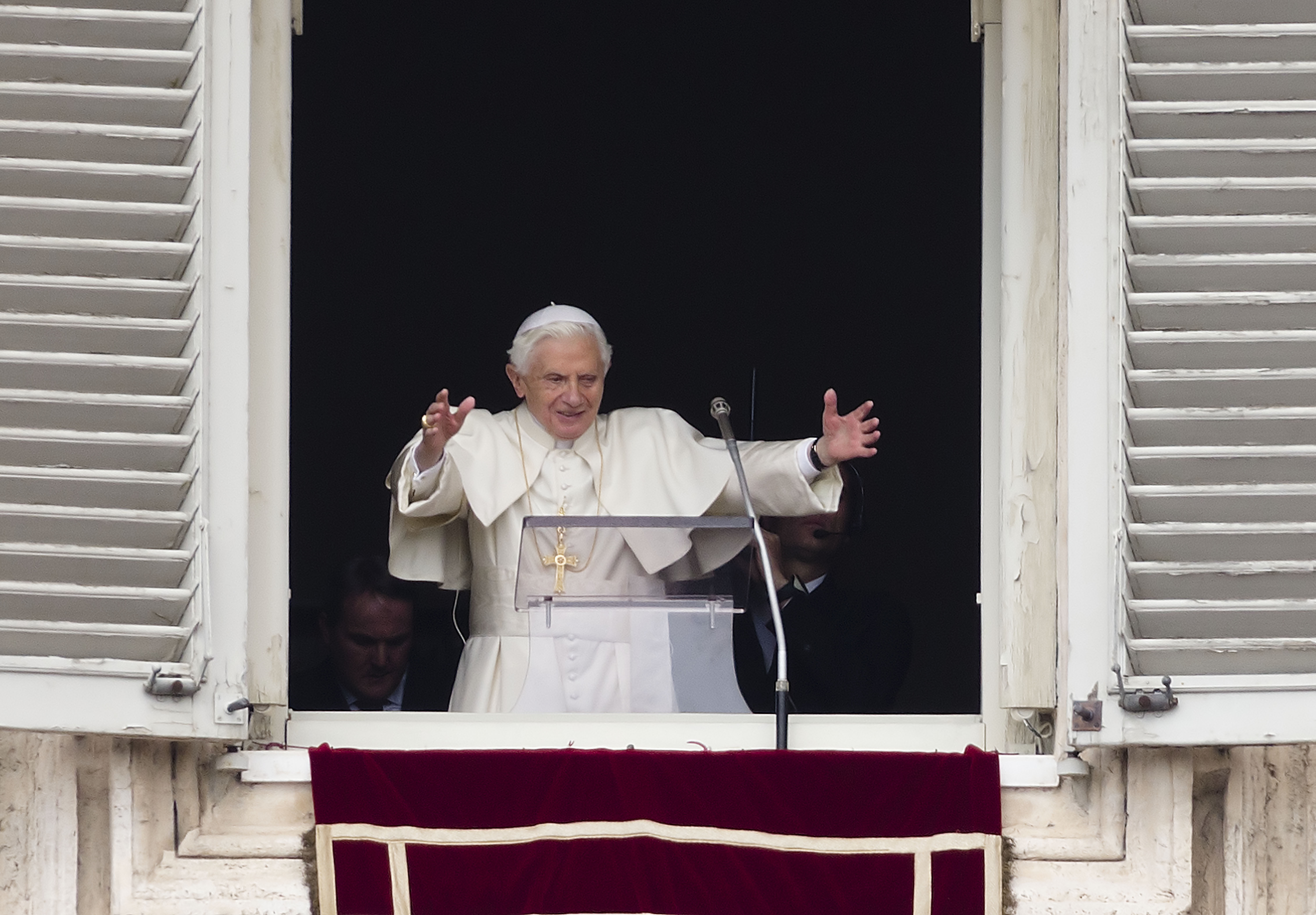 Papa permite adelantar inicio de cónclave