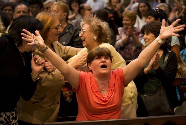 Cat&oacute;licos en Argentina estallan de alegr&iacute;a