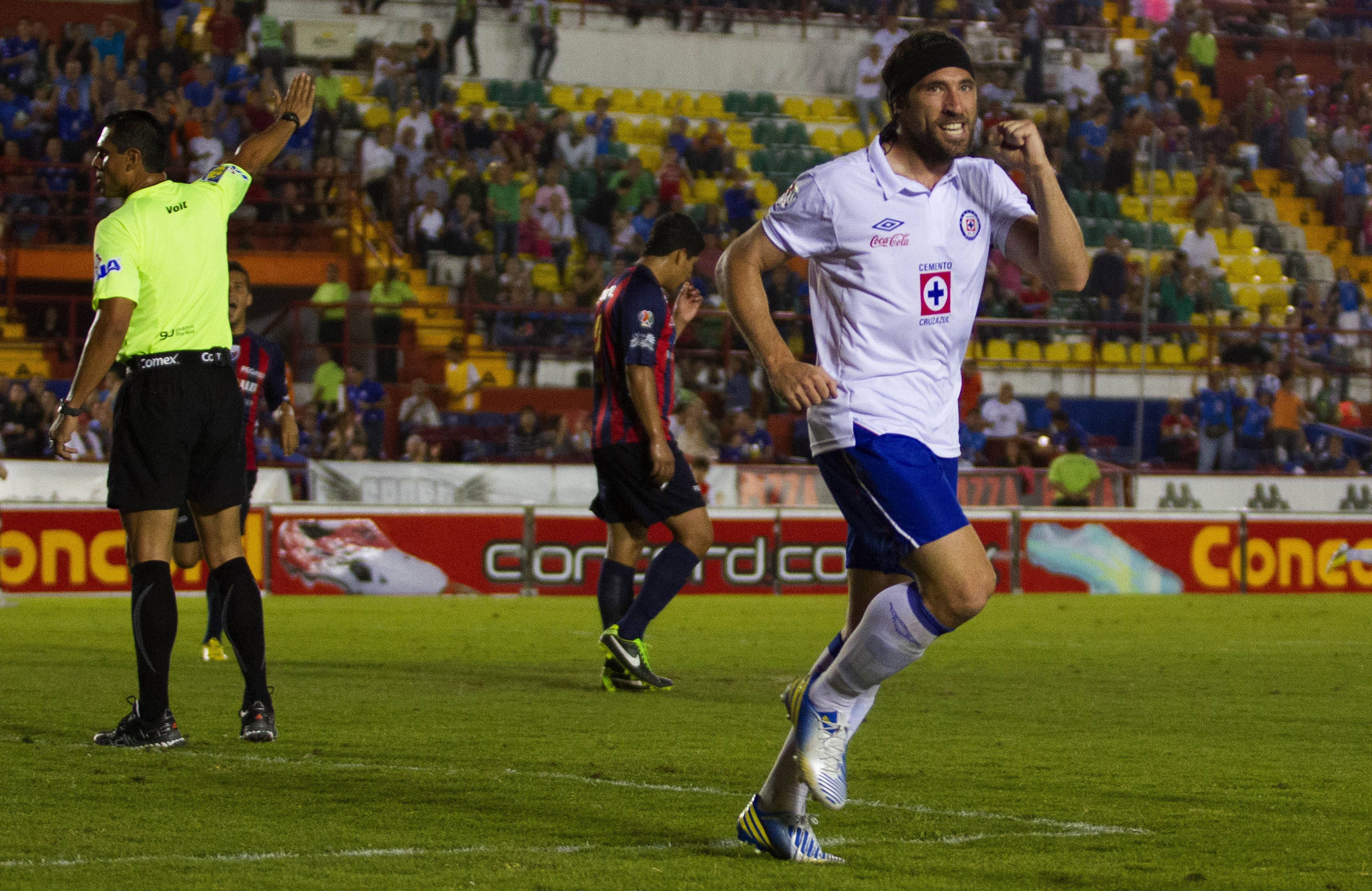 Cruz Azul gole&oacute; pero no gust&oacute;