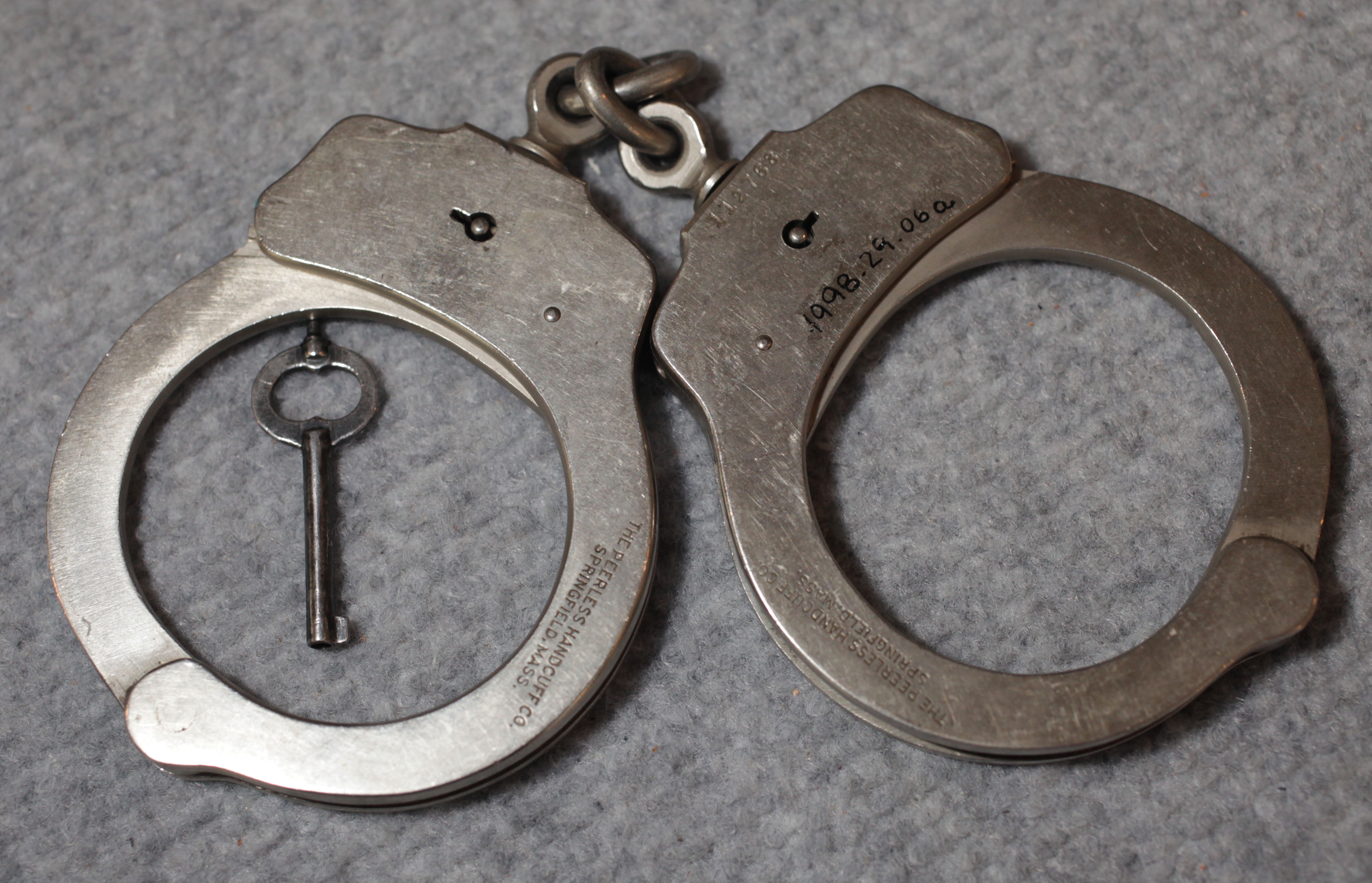 Padre le dispar&oacute; a sus hijos