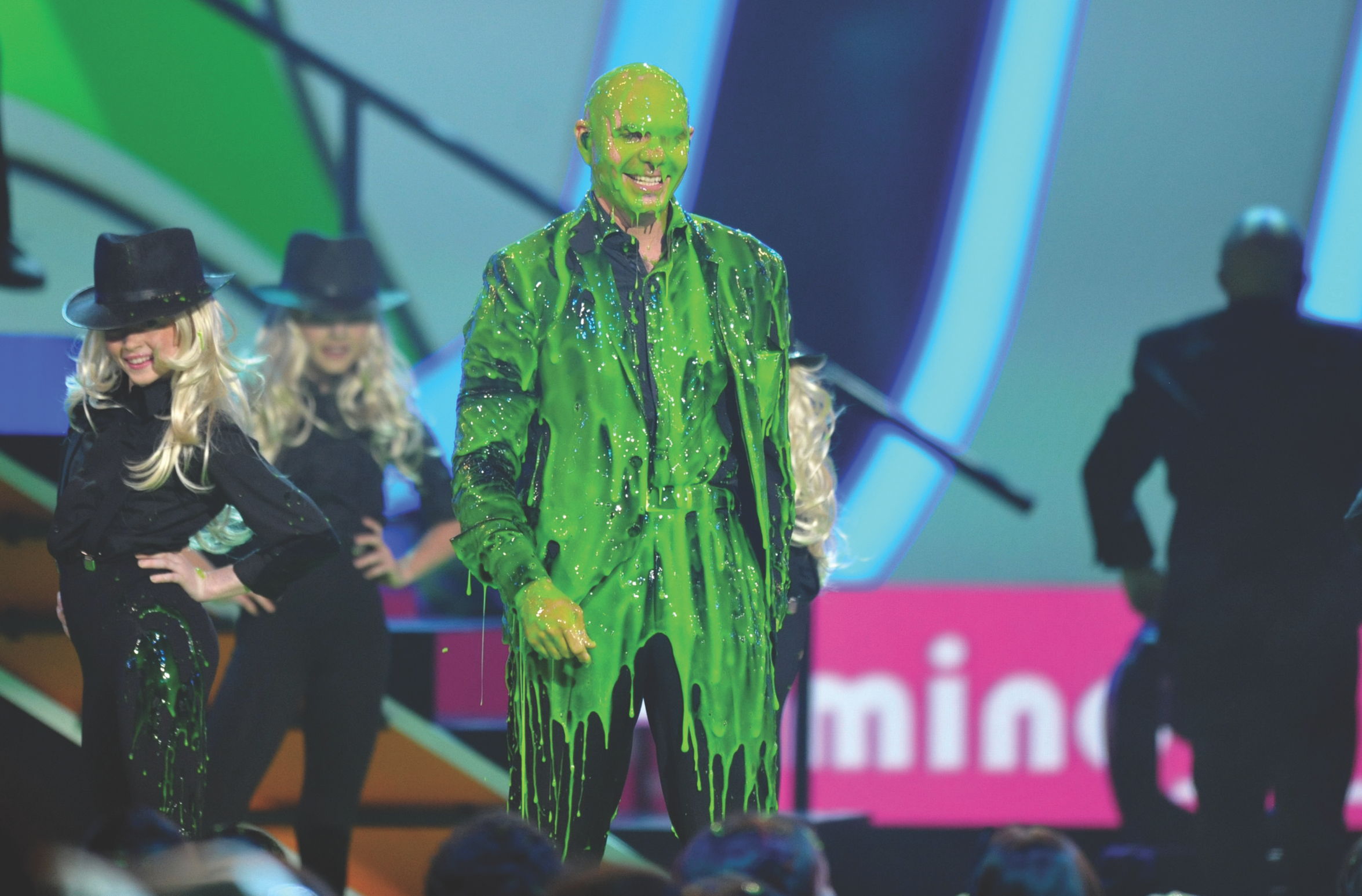 Pitbull y Aguilera arrancaron premios Kid's Choice