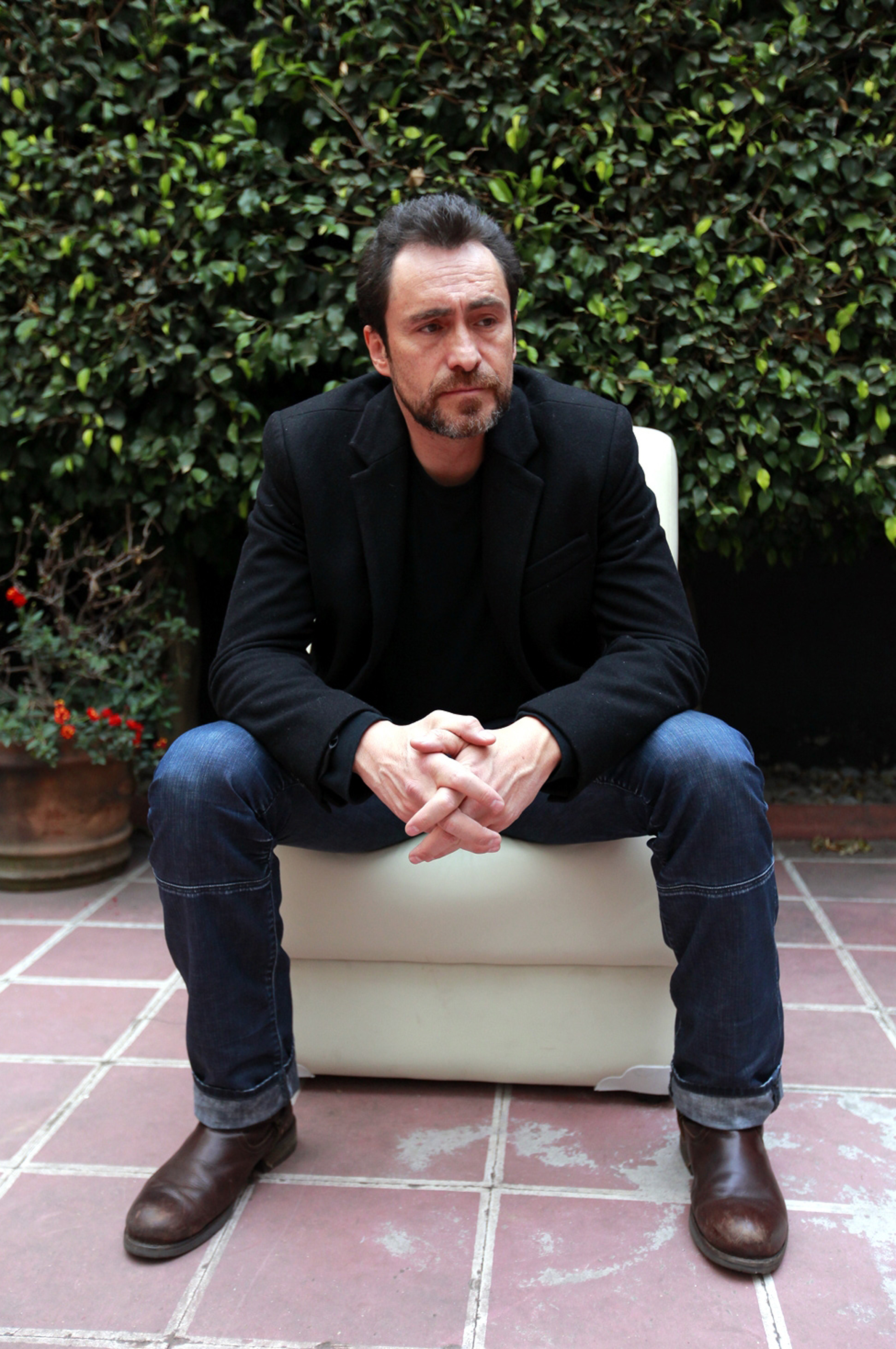 Debuta Demian Bichir como director