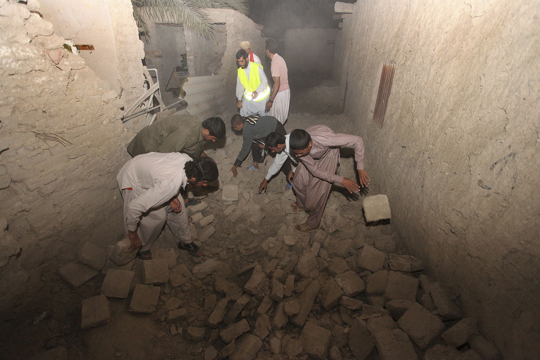 Irán: al menos 40  muertos por terremoto