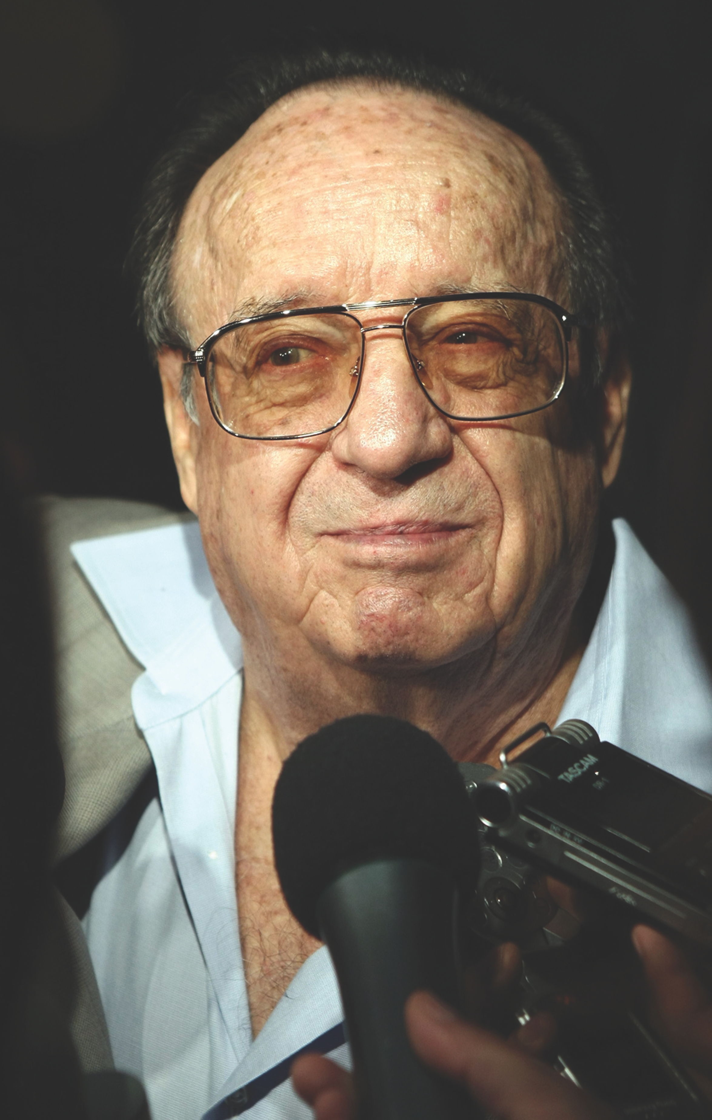 Chespirito recupera el control en Twitter