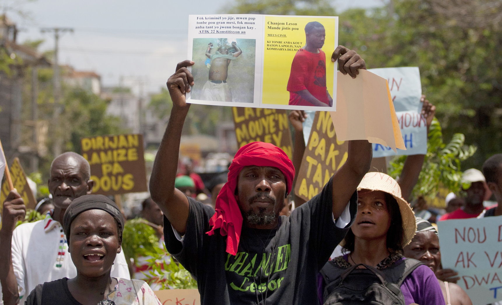 Desalojos violentos generan tensión en Haití