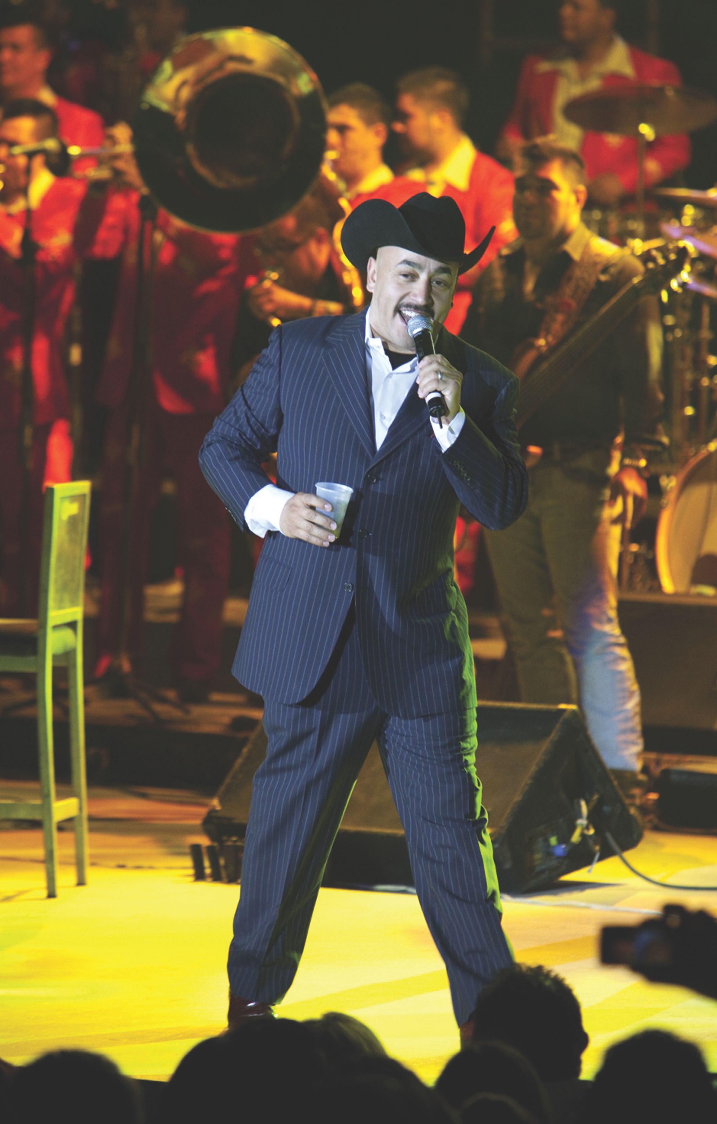 Hace Lupillo paces con hermano