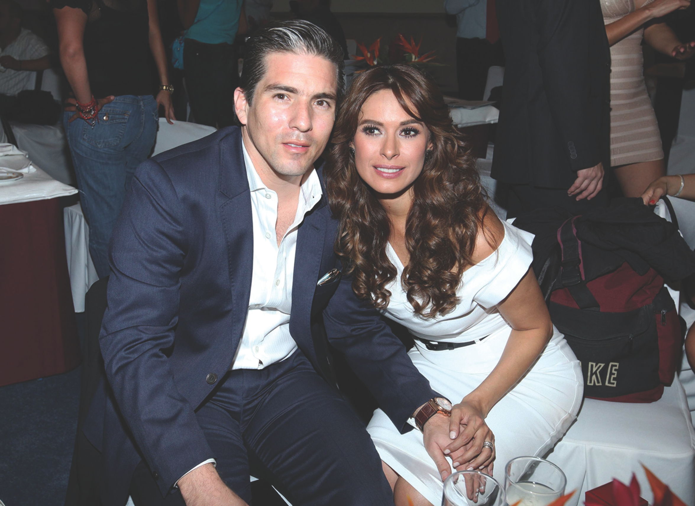 Alimenta Montijo la pasi&oacute;n en su matrimonio