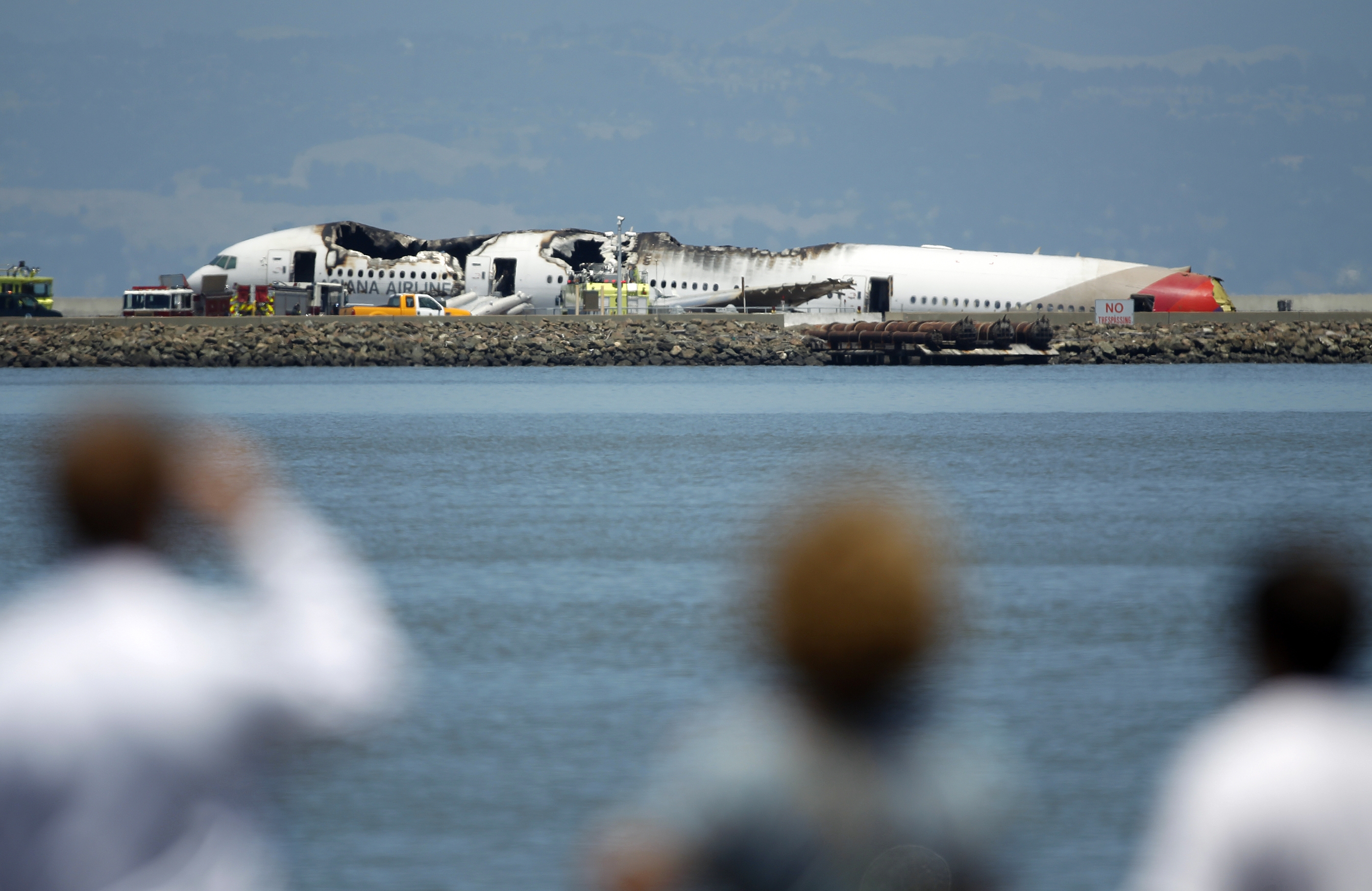 Choque de avión en San Francisco deja 2 muertos