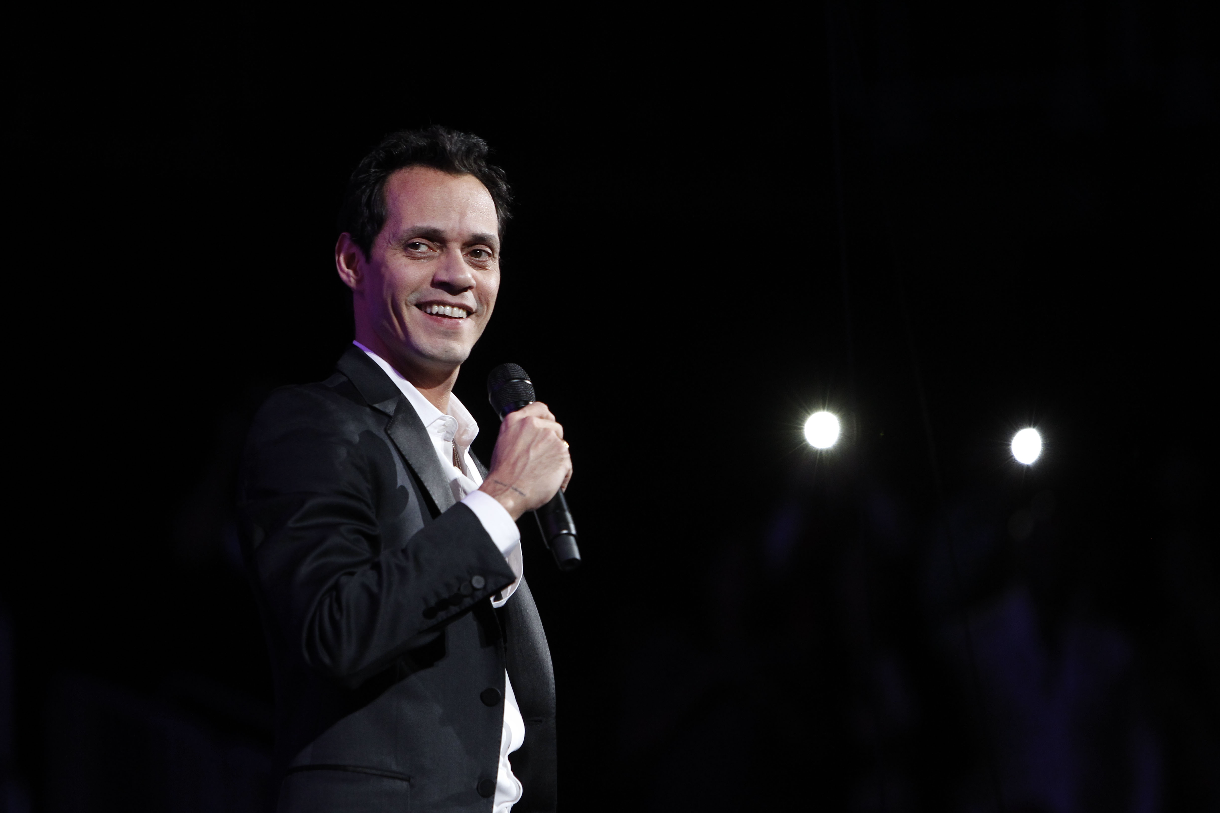 Marc Anthony presenta nuevo &aacute;lbum de salsa