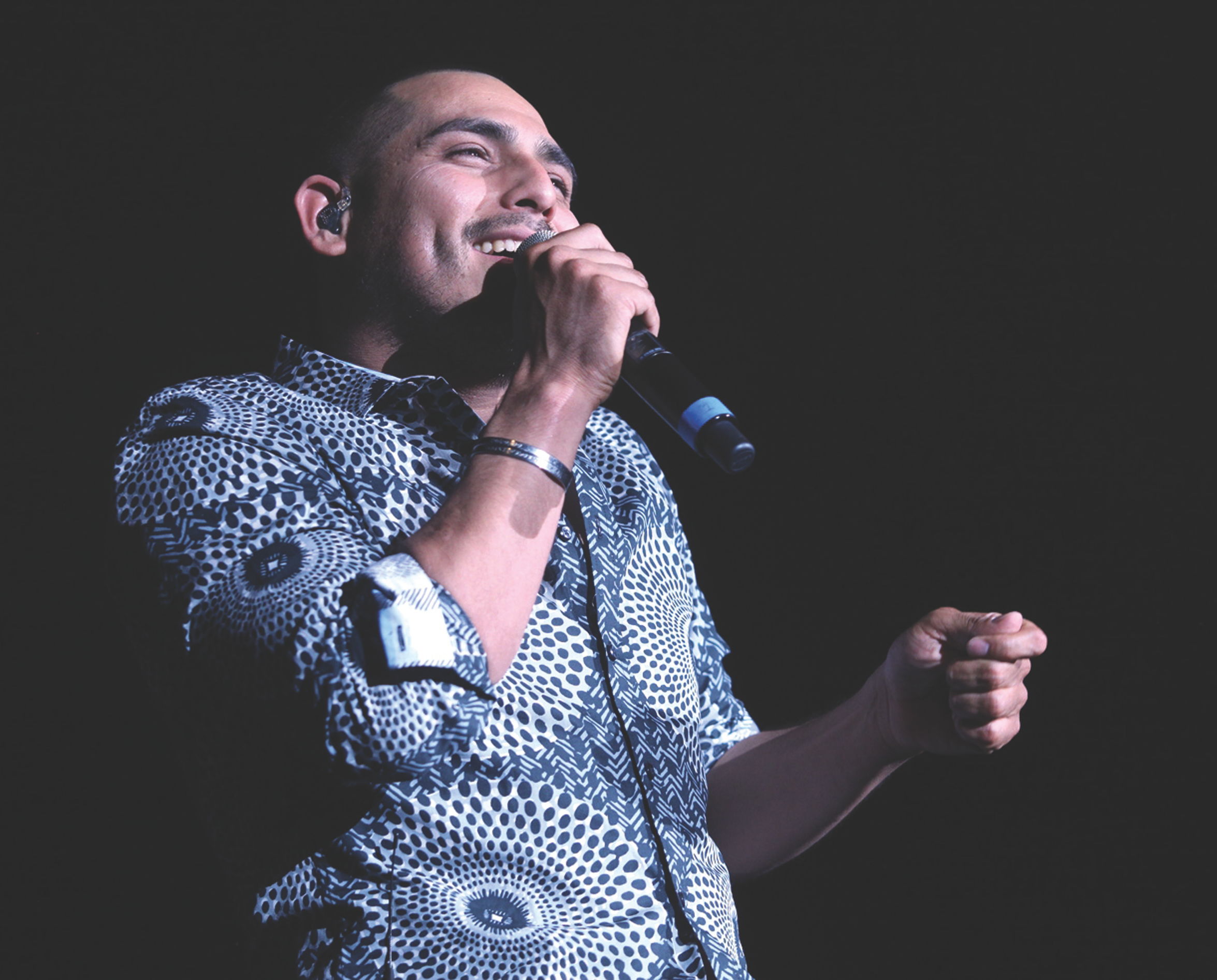 Piden a Espinoza Paz dejar de lado el amor