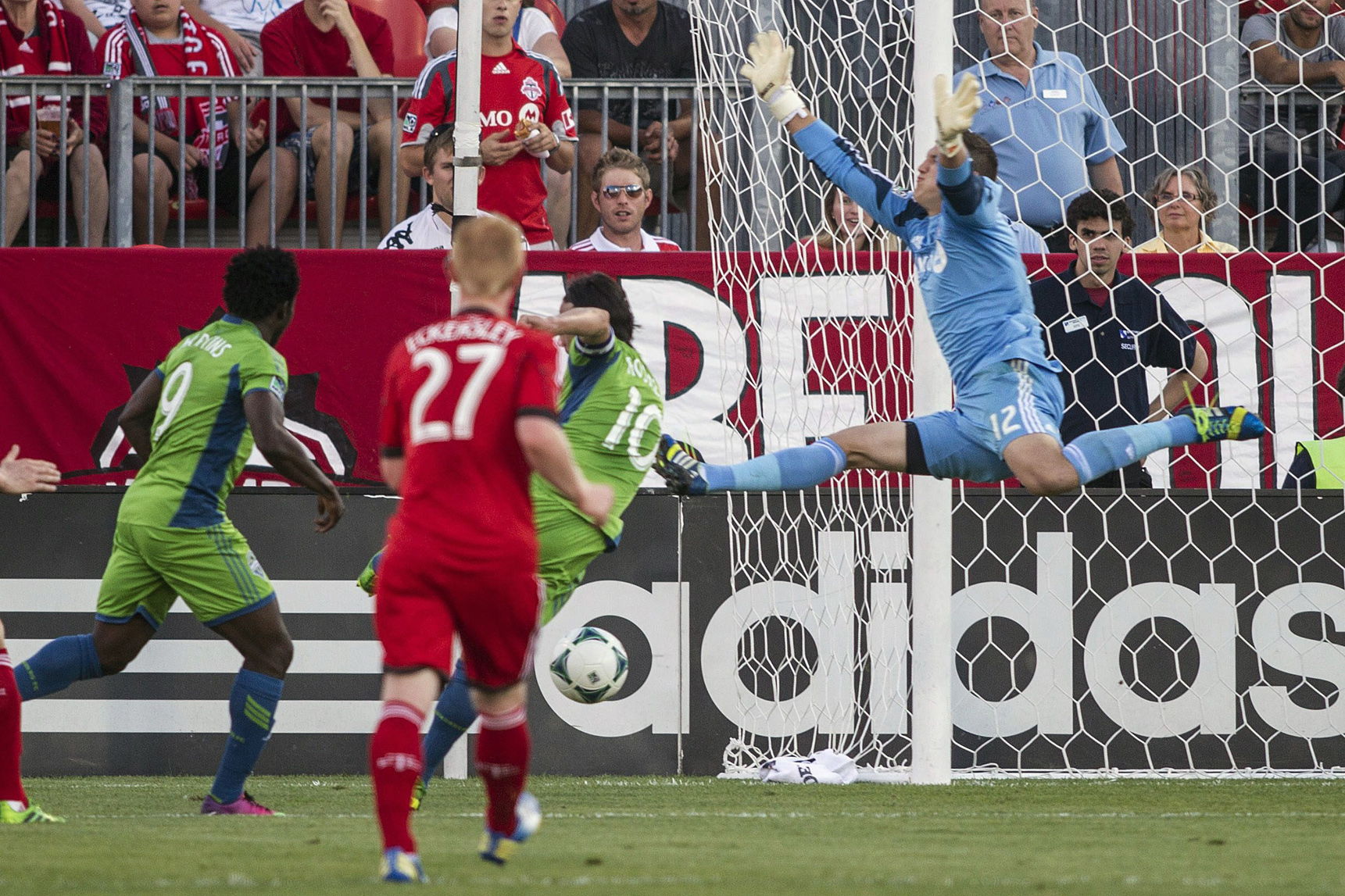 Sounders le gana a Toronto  con gol de Mauro Rosales