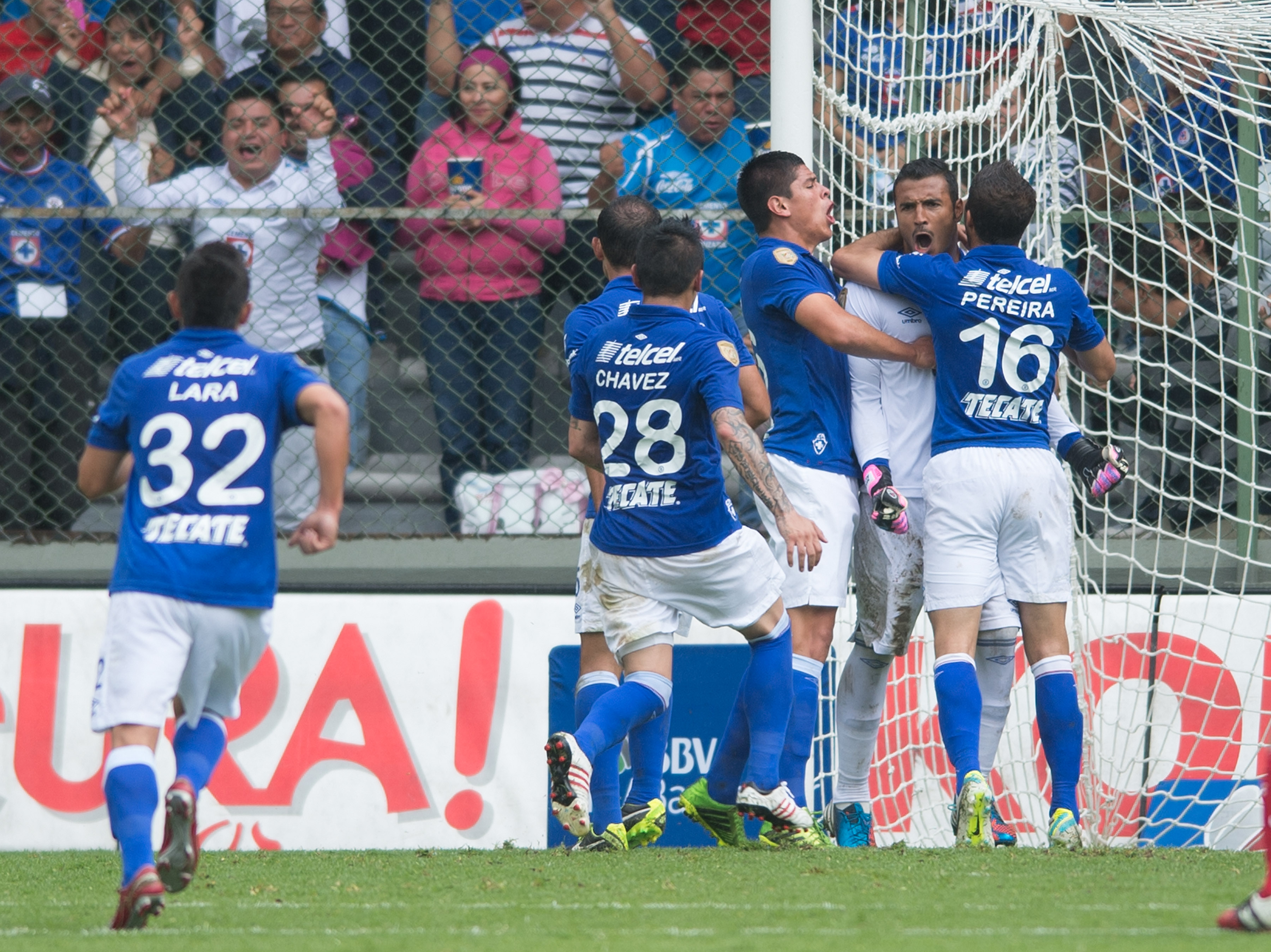 Cruz Azul remonta y regresa al camino del triunfo
