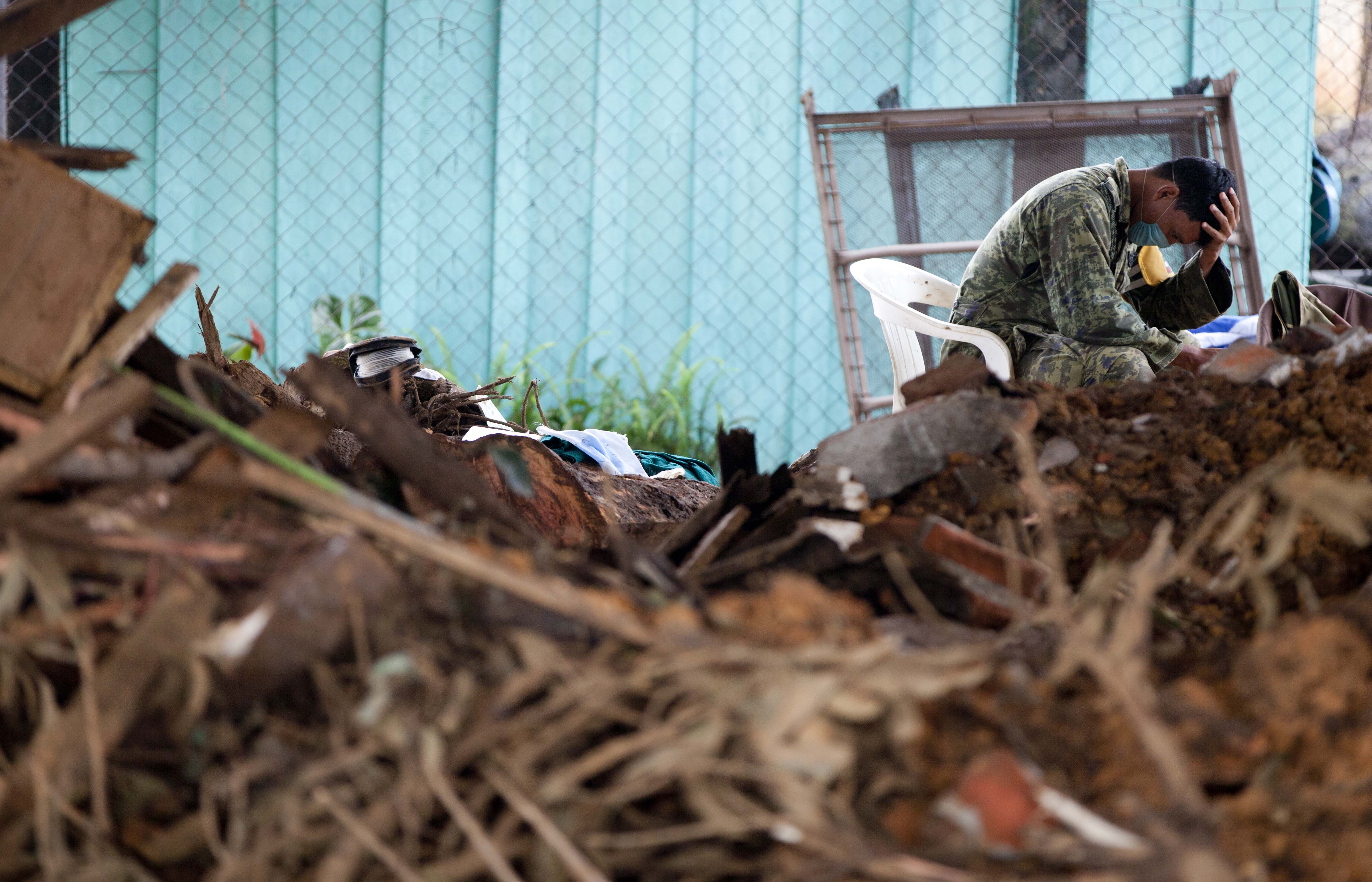 Lenta recuperaci&oacute;n de cad&aacute;veres en M&eacute;xico