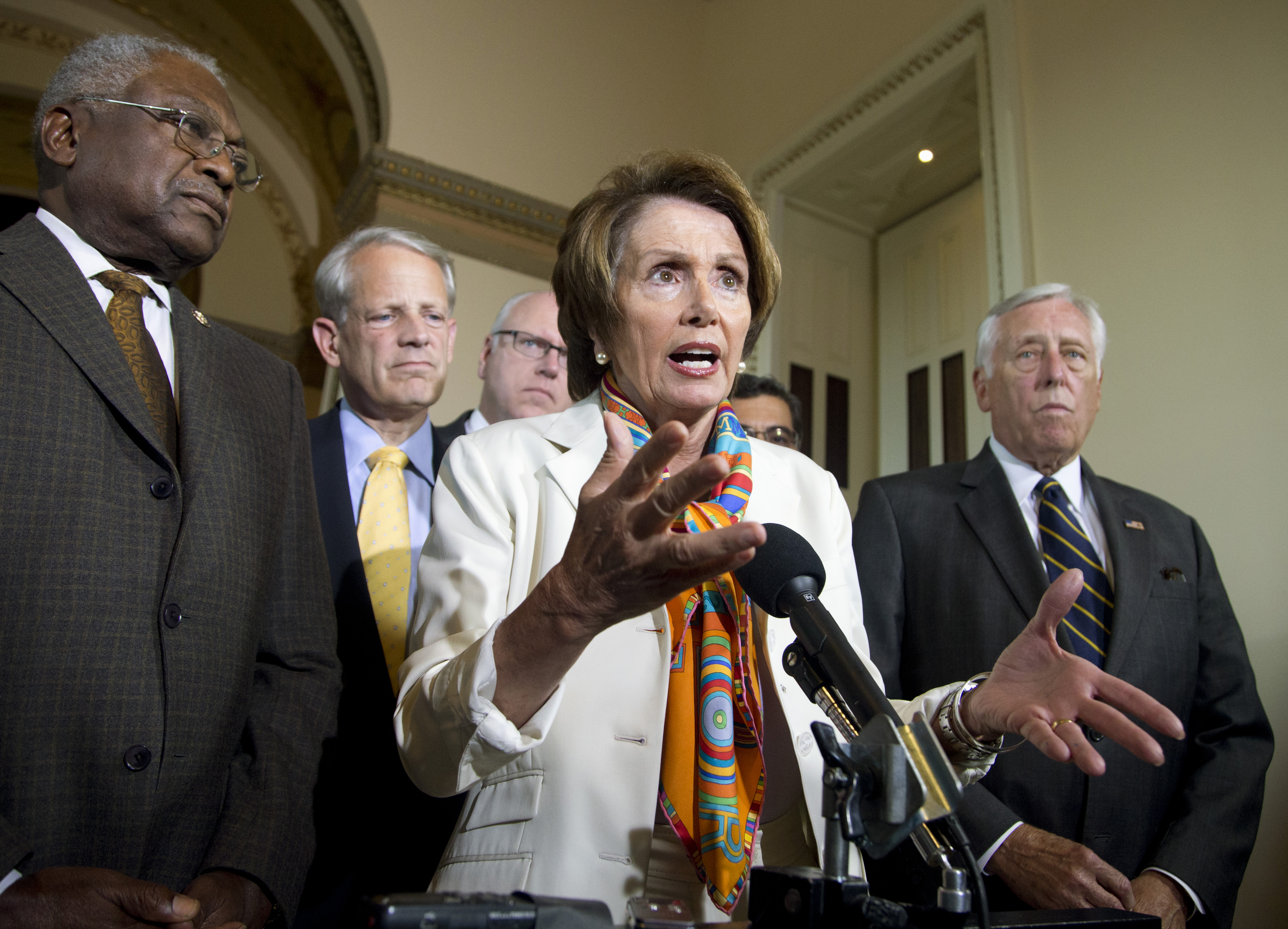 Senado debate previo al cierre del gobierno