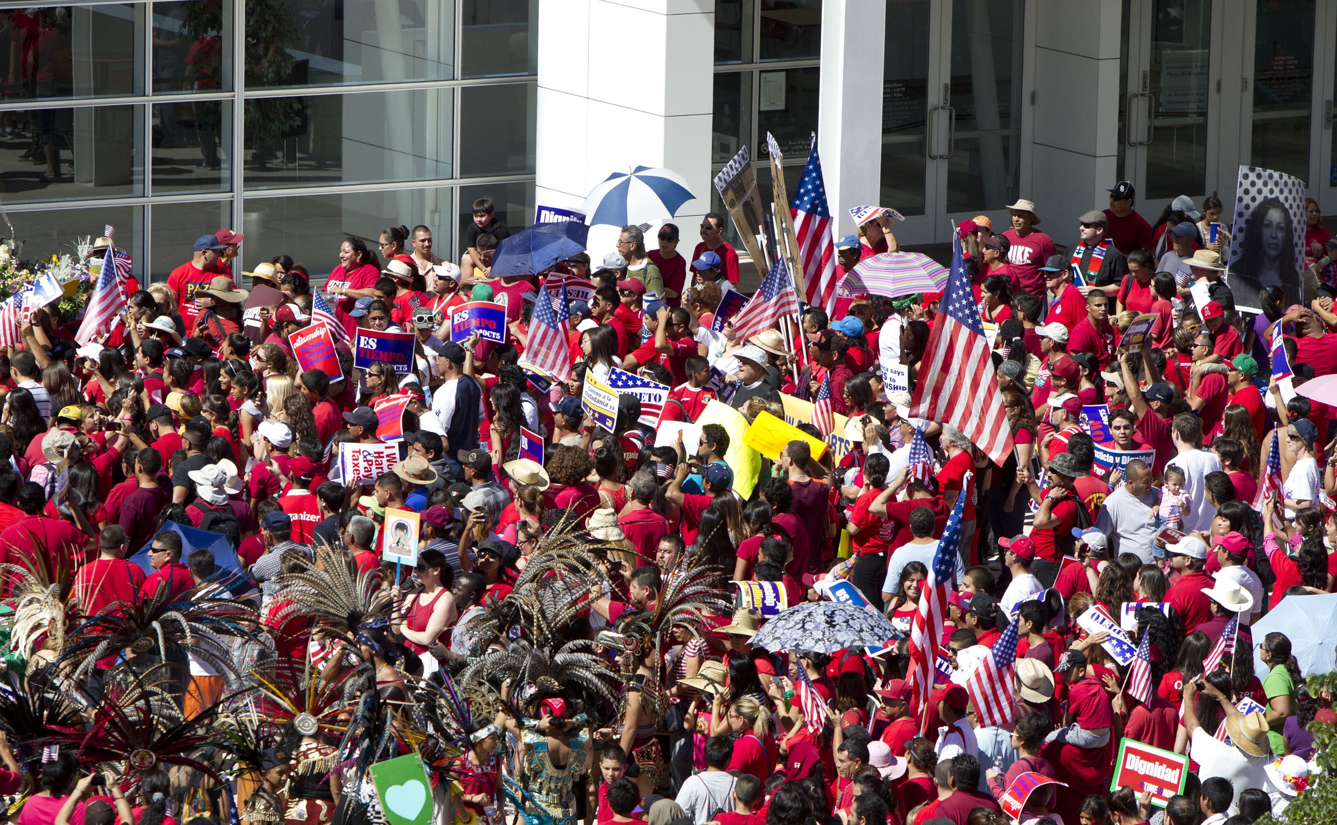 Miles marchan para pedir reforma migratoria