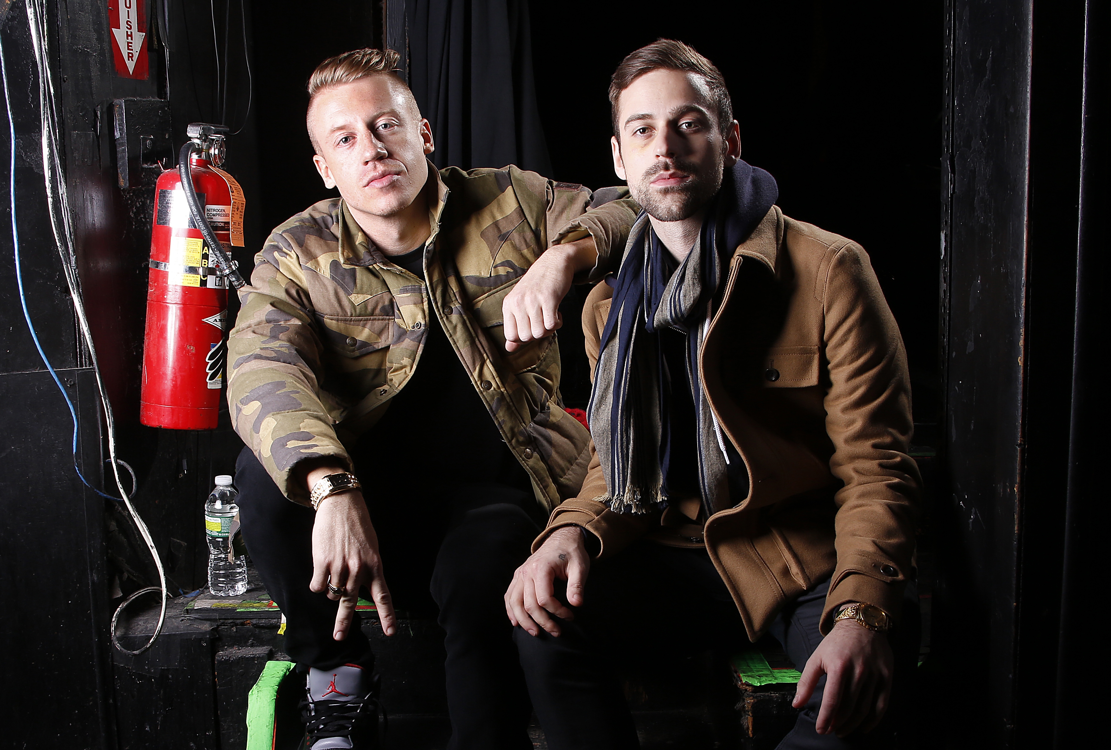 Macklemore певец. Macklemore ryan lewis. Macklemore ryan lewis. Macklemore образы в клипах. Macklemore live.