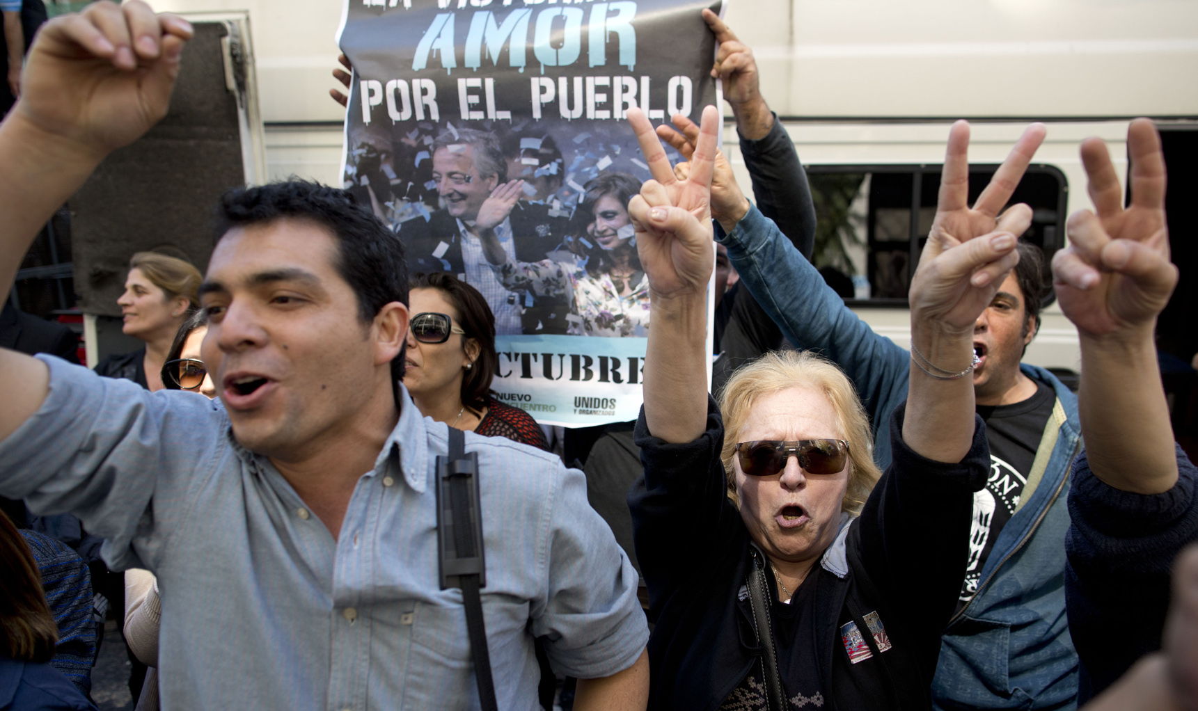 Operaci&oacute;n de Fern&aacute;ndez genera incertidumbre pol&iacute;tica