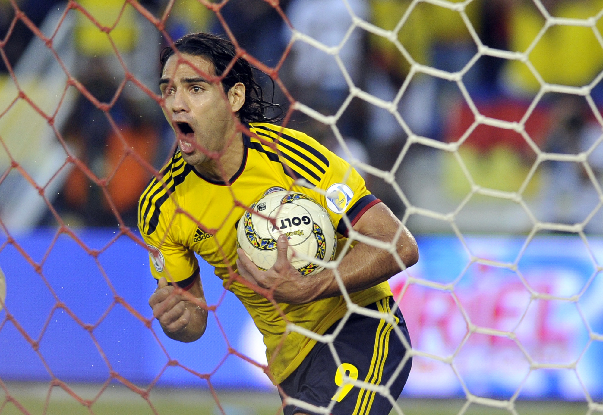 Colombia empata con Chile y avanza al Mundial