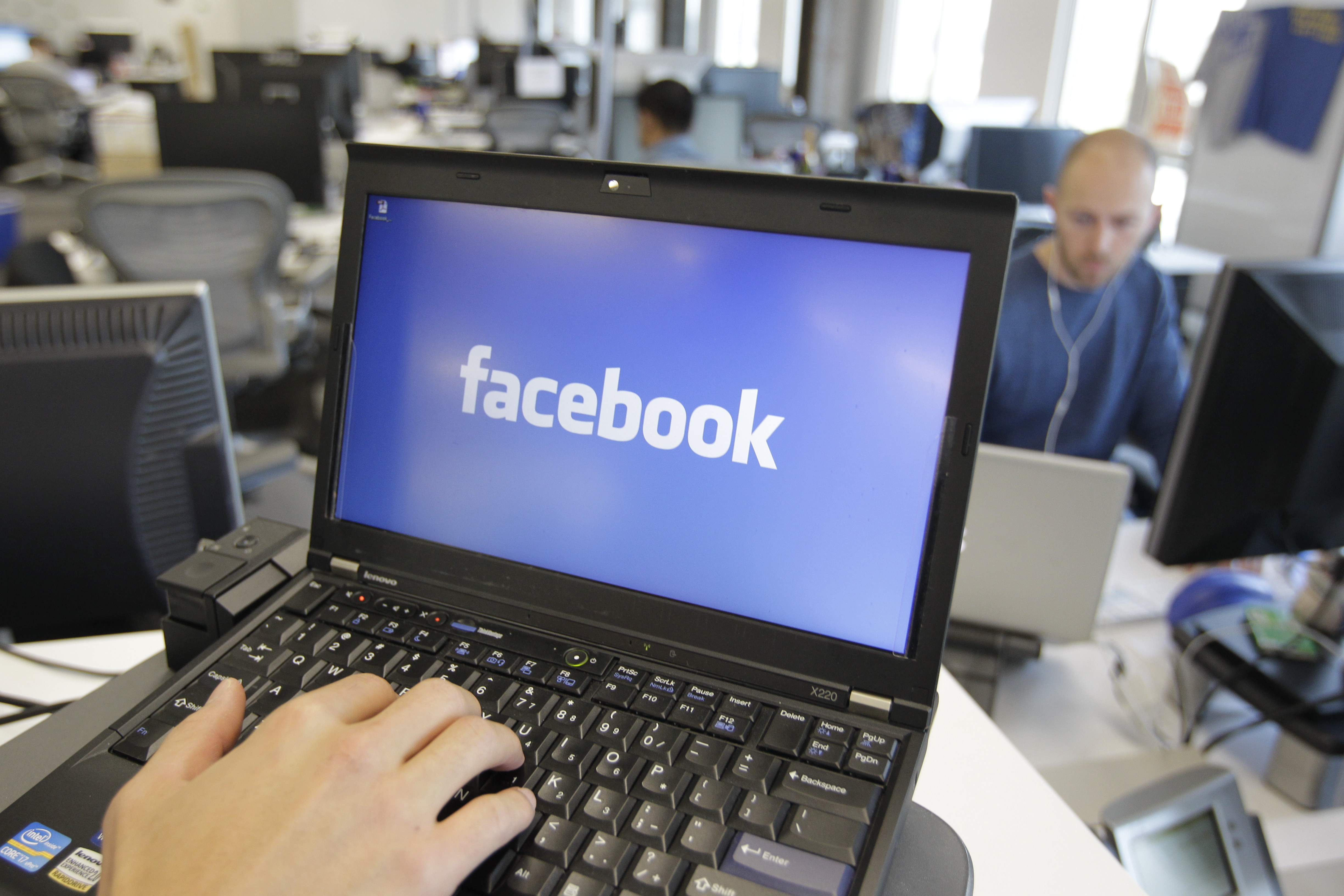 Facebook permite a adolescentes ampliar audiencia