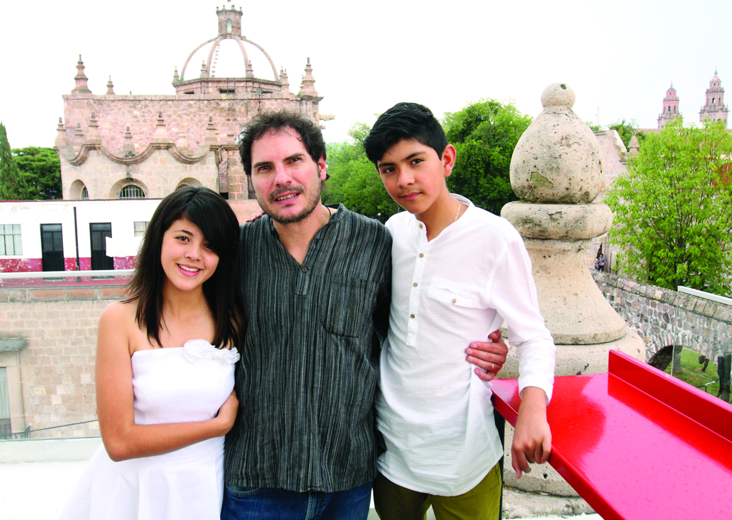 Carlos Cuar&oacute;n presenta "Besos de Az&uacute;car"