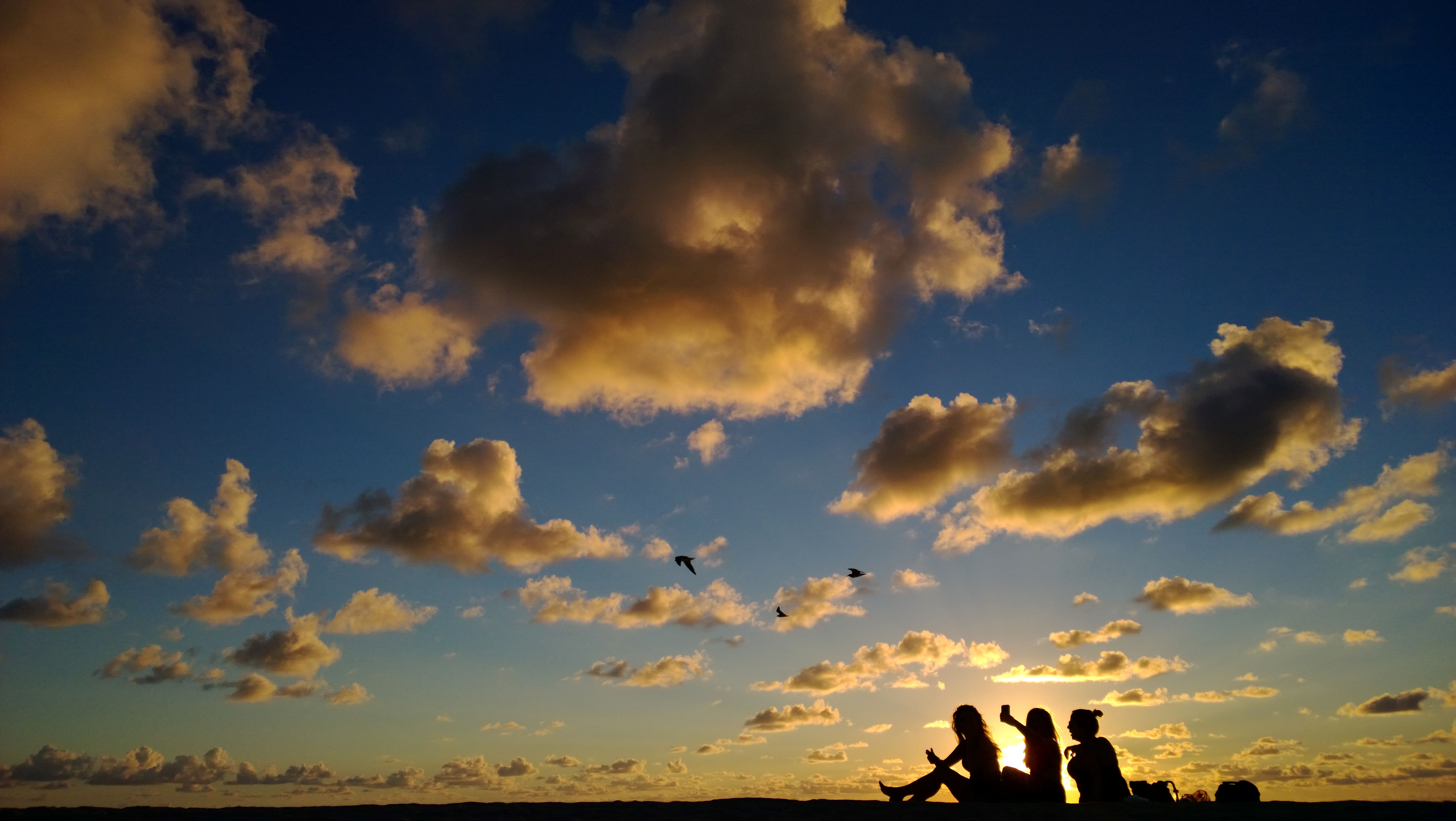 Nokia lanza nuevos tel&eacute;fonos Windows, 1ra tableta