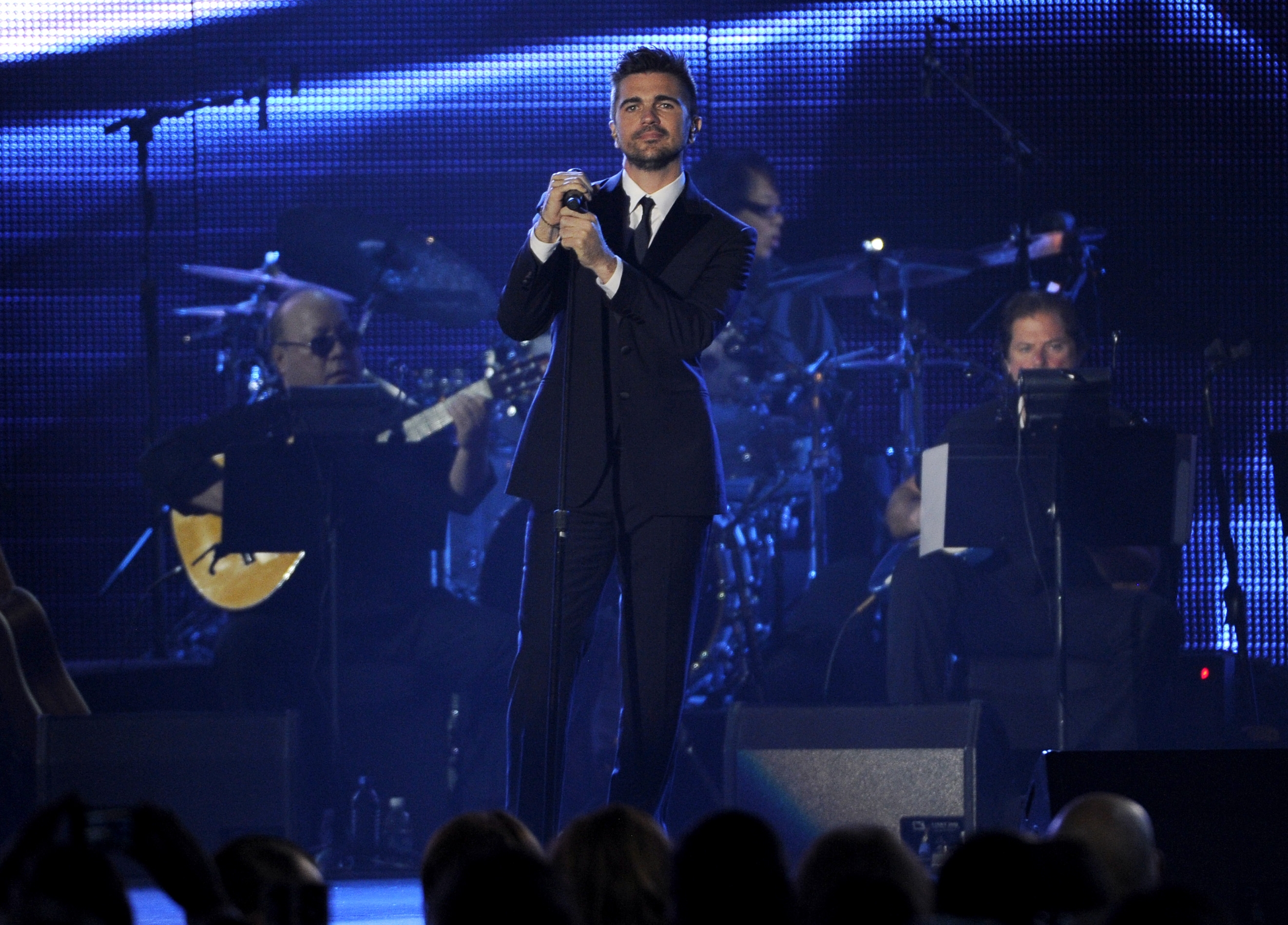 Santana lanza sencillo con Juanes