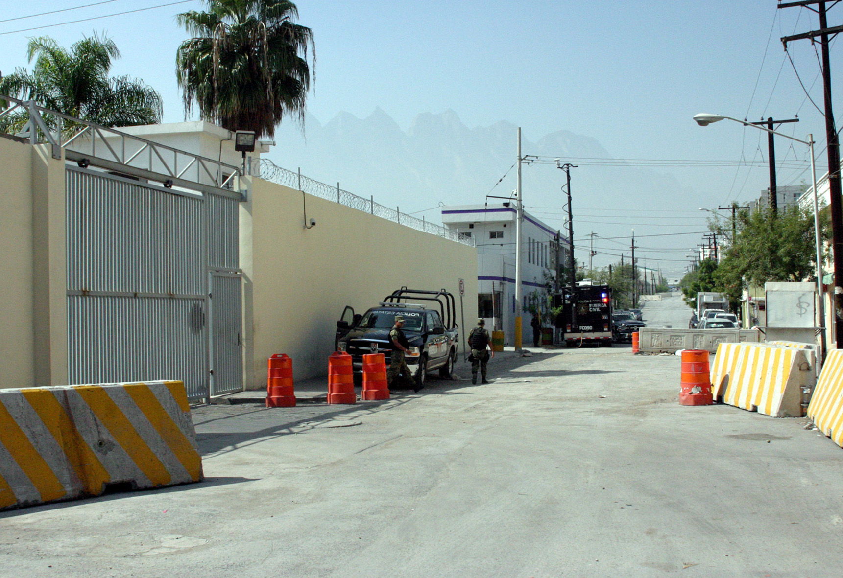 Crecen autogobiernos en prisiones.- CNDH