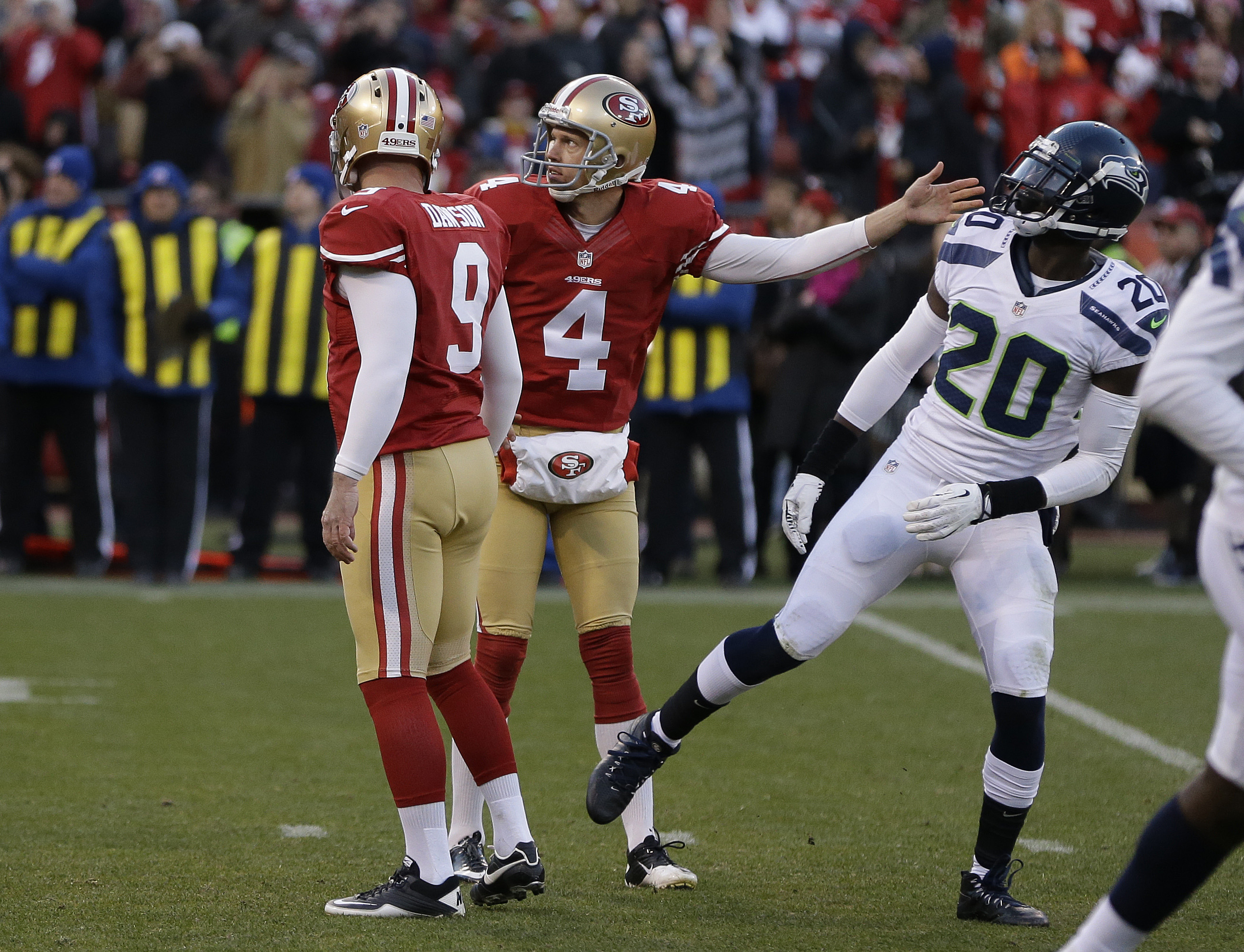 49ers se impone a Seahawks por un gol de campo