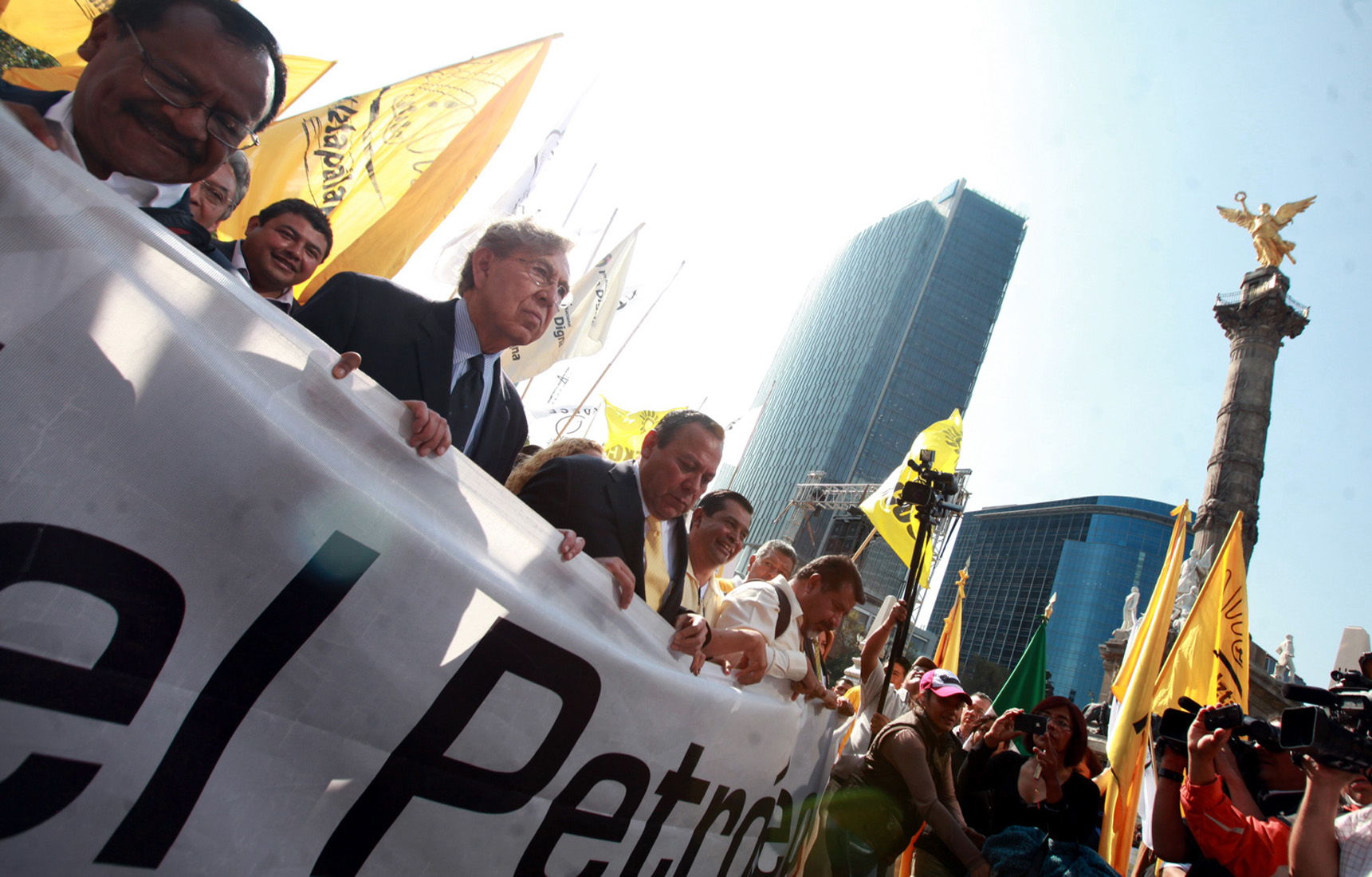 Encabeza C&aacute;rdenas protesta en el &Aacute;ngel