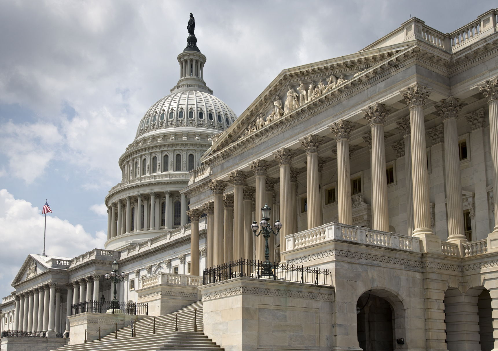 Congreso hace poco, excepto discutir