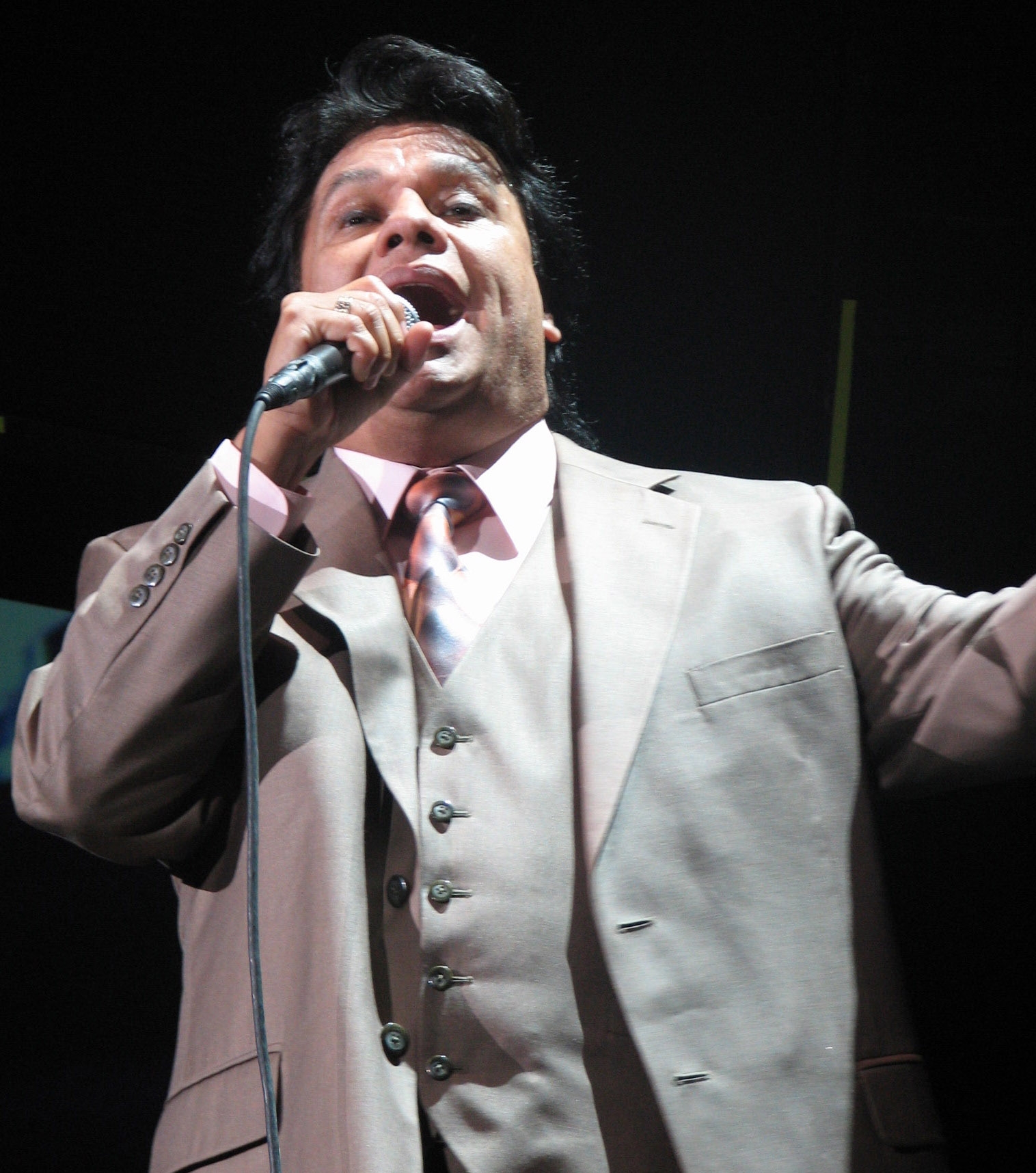 Temas de Juan Gabriel se convierten en musical