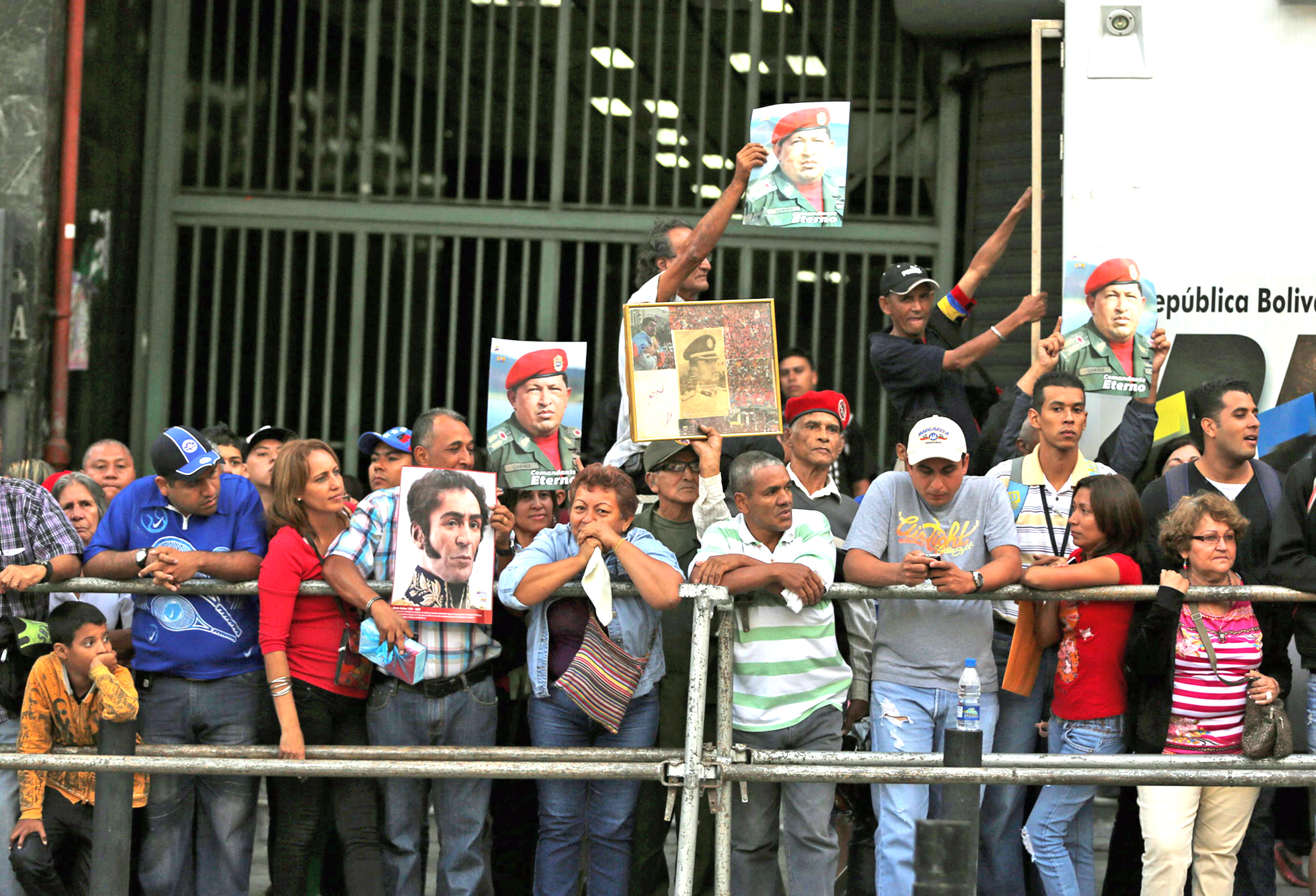 Venezuela es ejemplo de democracias ficticias