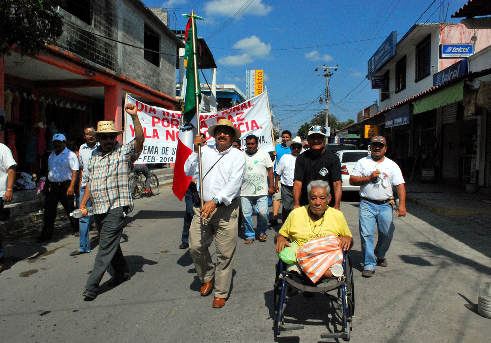Avanza regularizaci&oacute;n  de autodefensas