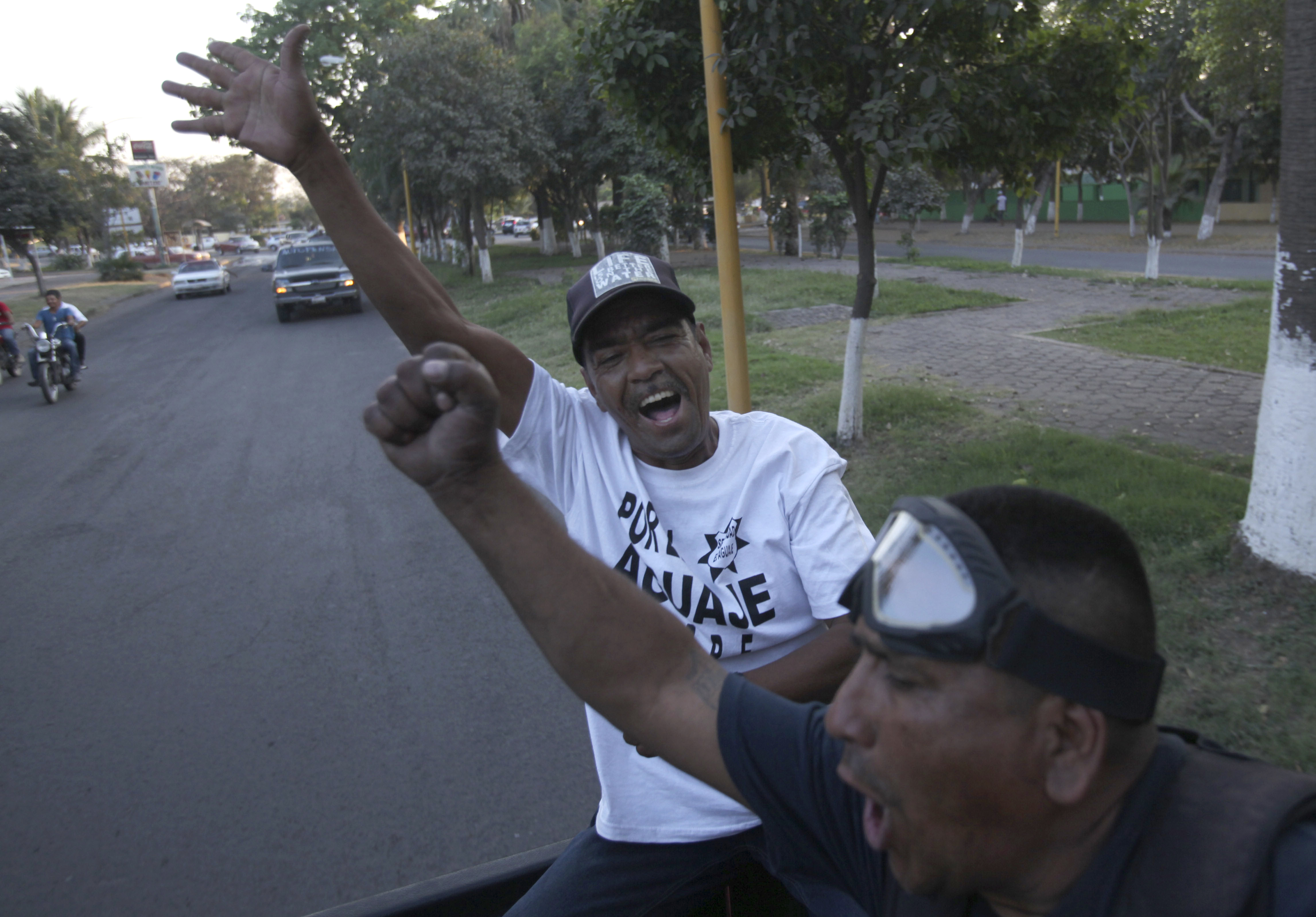 Autodefensas toman Apatzing&aacute;n